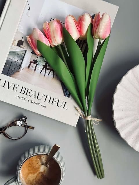 Tulpaner i silkeslook – Flera färger