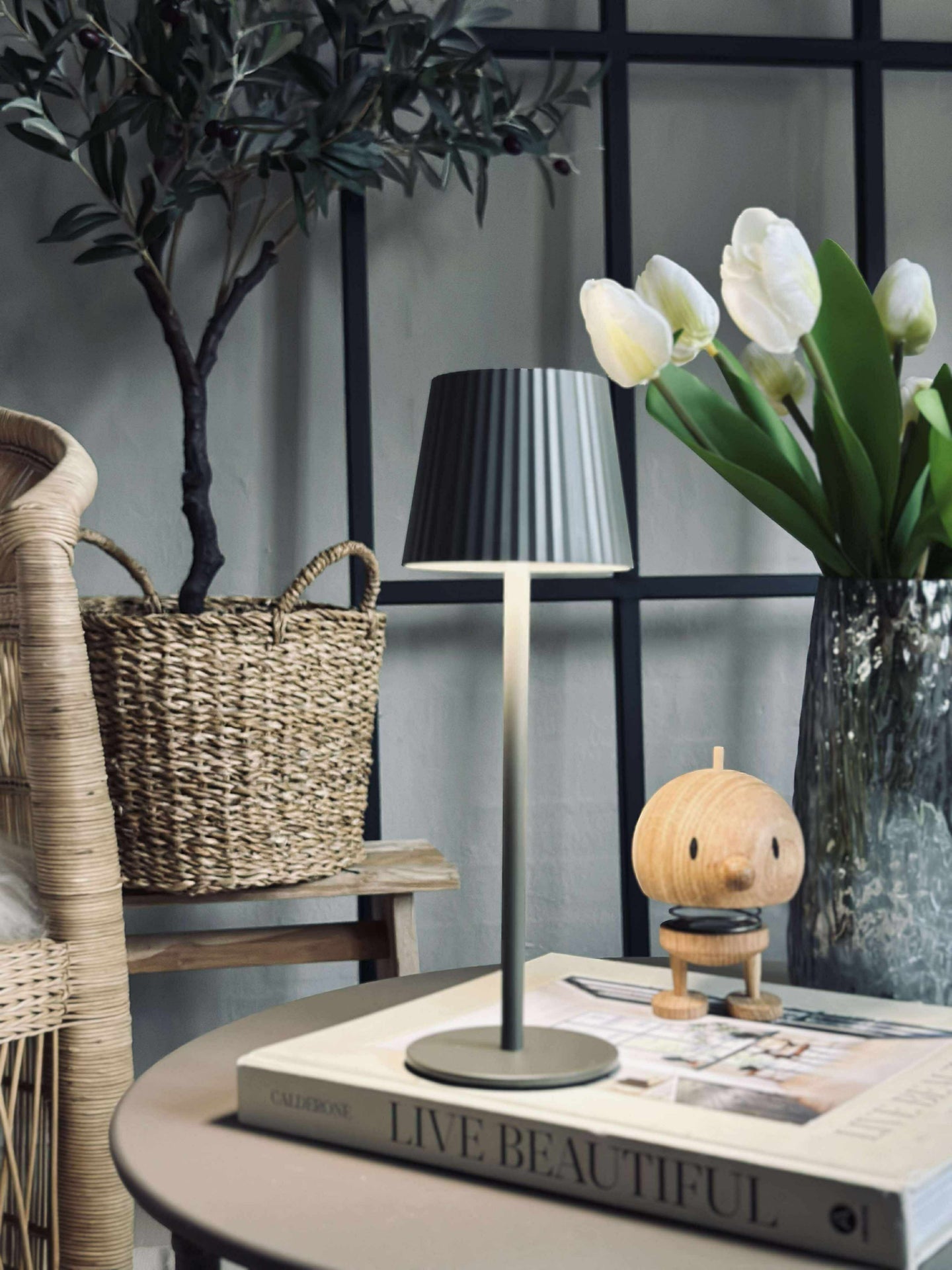 LED-bordslampa MILLA Taupe - uppladdningsbar