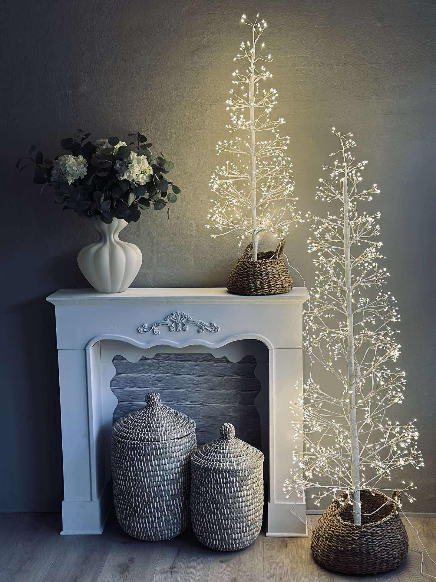Julgran med 600 LED-ljus - Vit