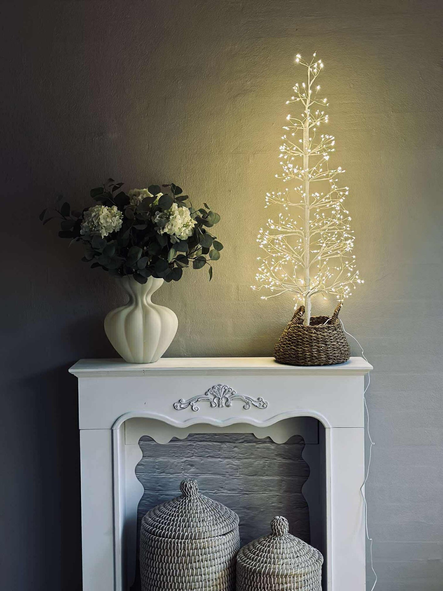 Julgran med 600 LED-ljus - Vit