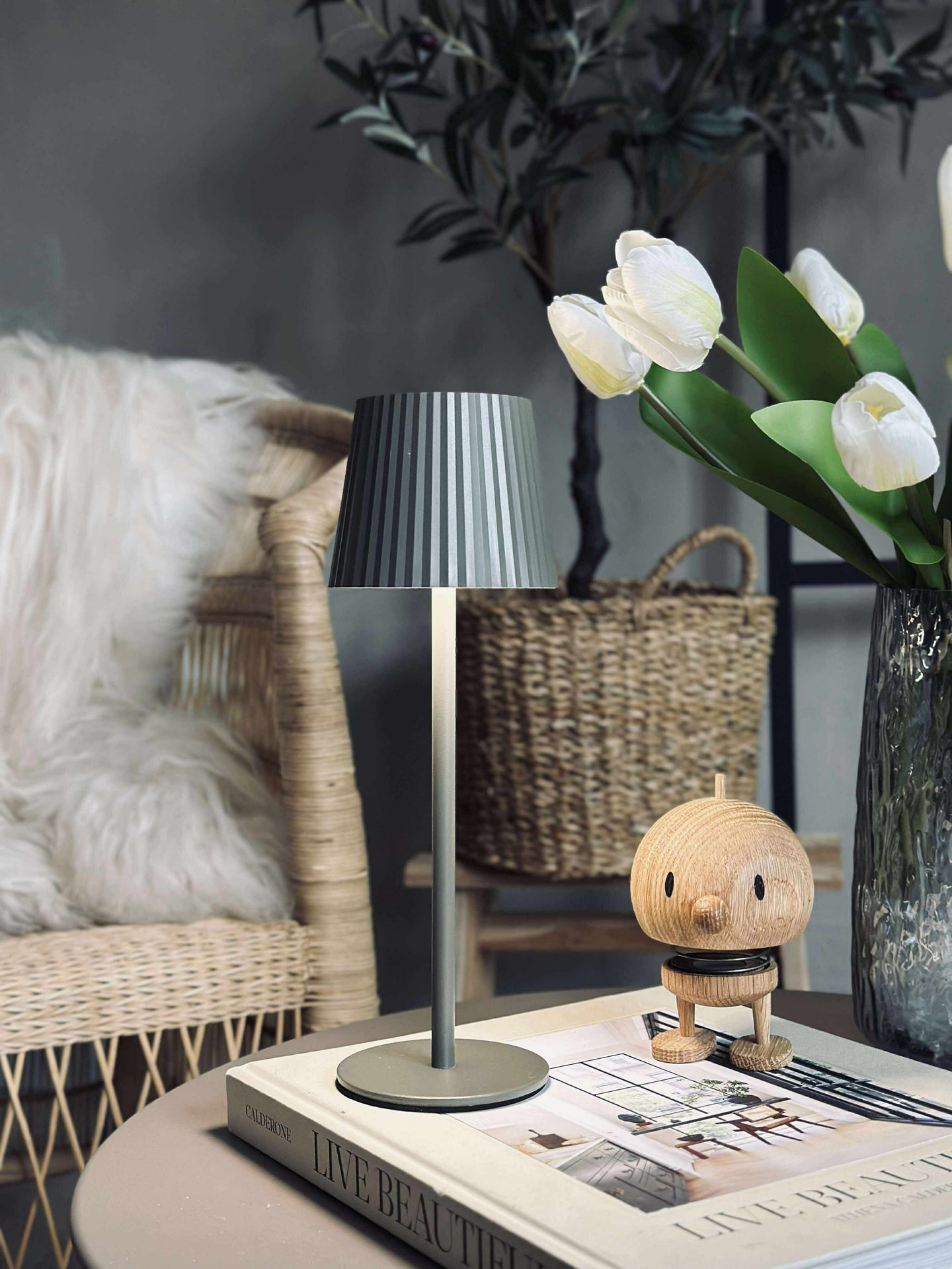 LED-bordslampa MILLA Taupe - uppladdningsbar