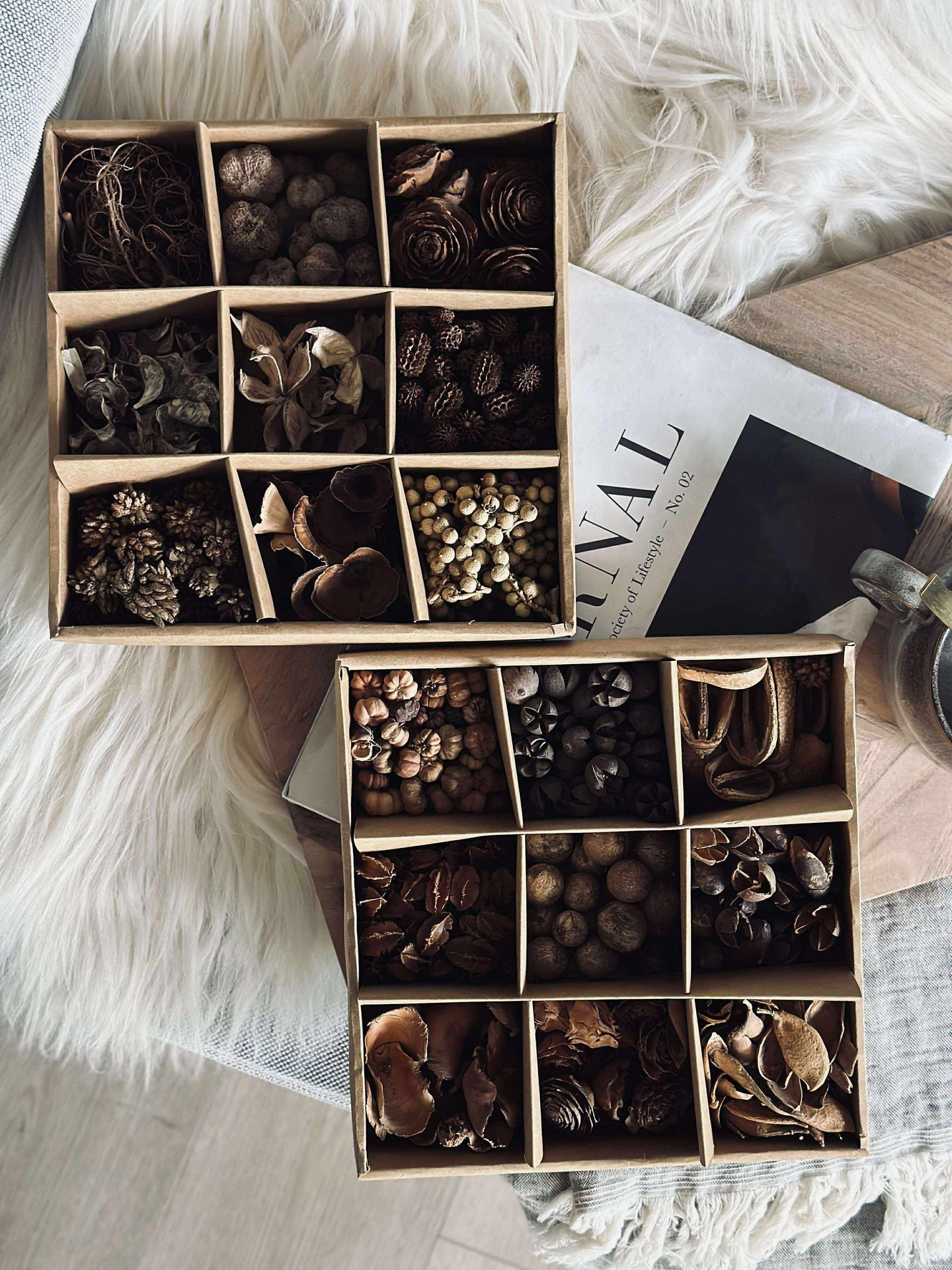 Dekorationslåda med naturpynt - MIX