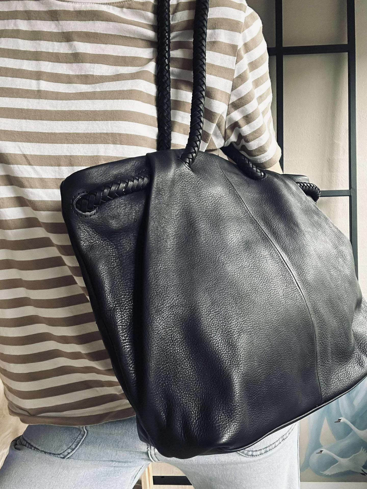 Axelväska med vacker flätad rem - Black
