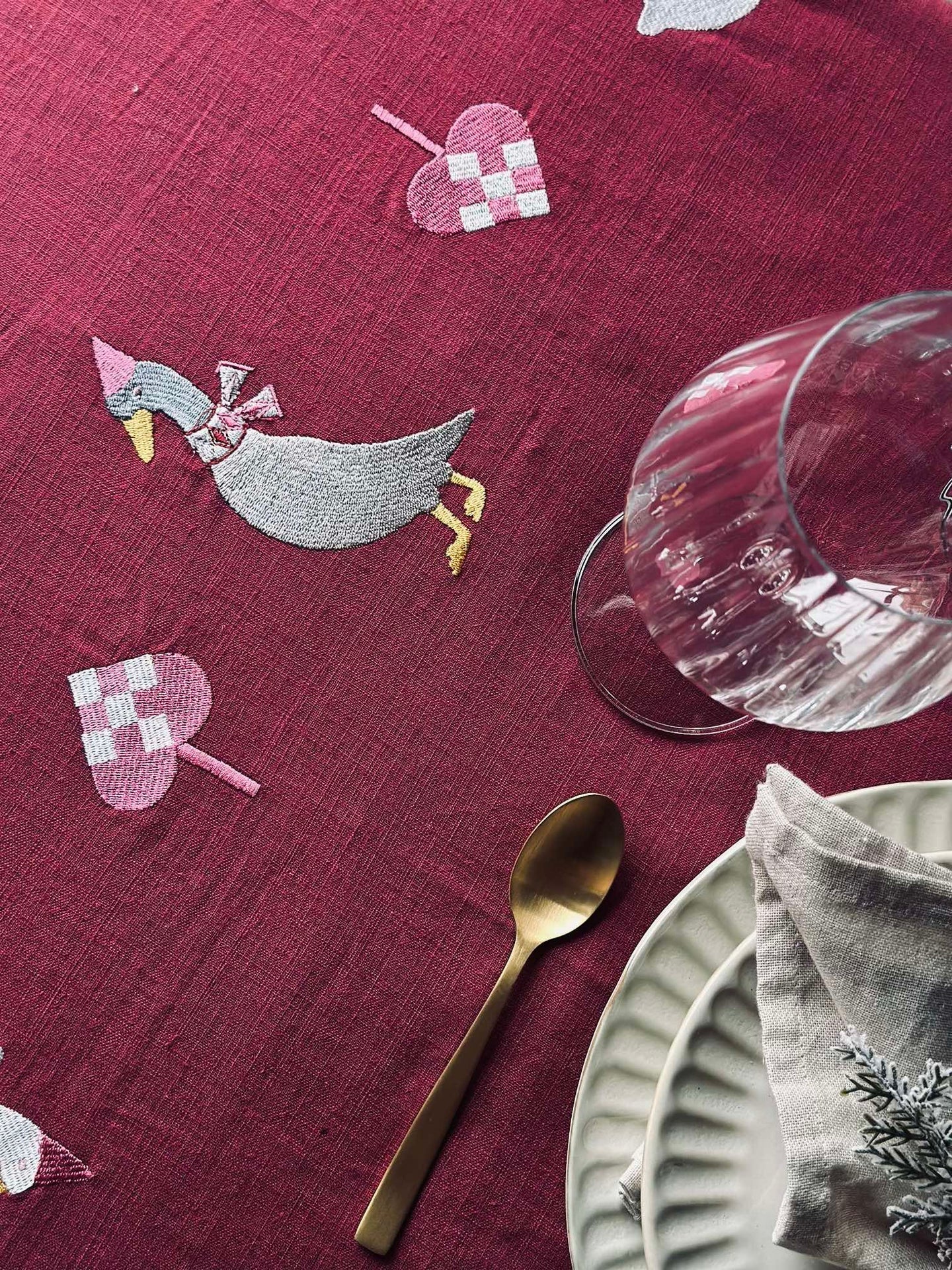 Julduk 140x240 - Broderi med änder