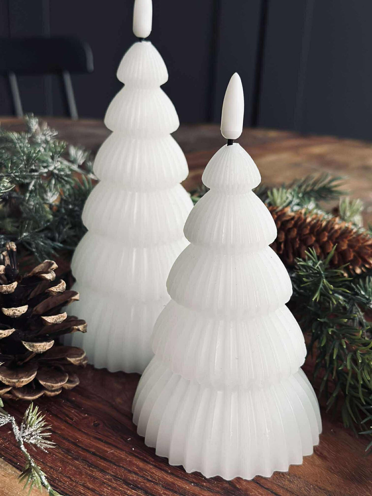 Julgran med LED-ljus - Set med 2 st. i vitt