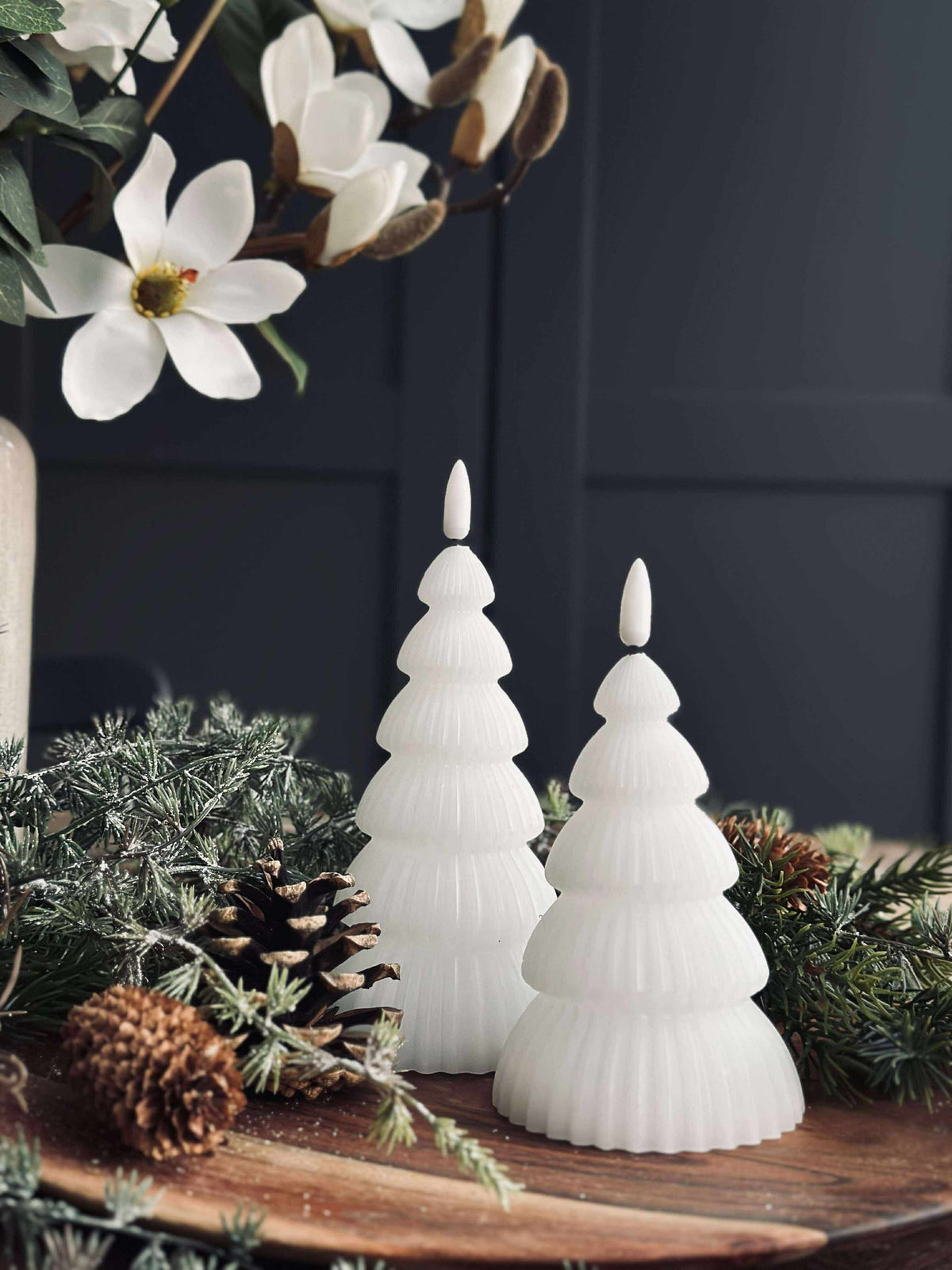 Julgran med LED-ljus - Set med 2 st. i vitt