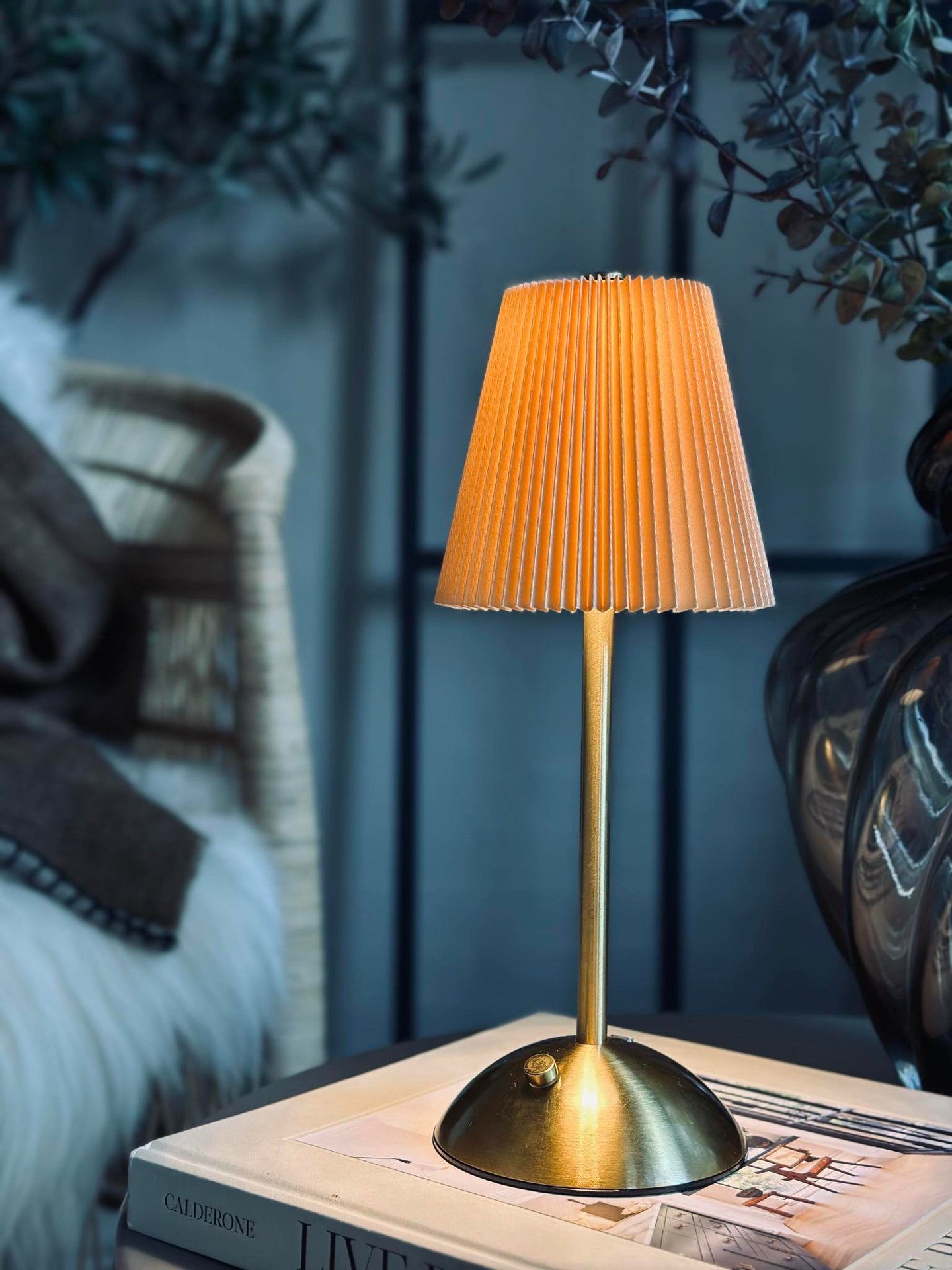 LED bordslampa Plisse´ beige - uppladdningsbar