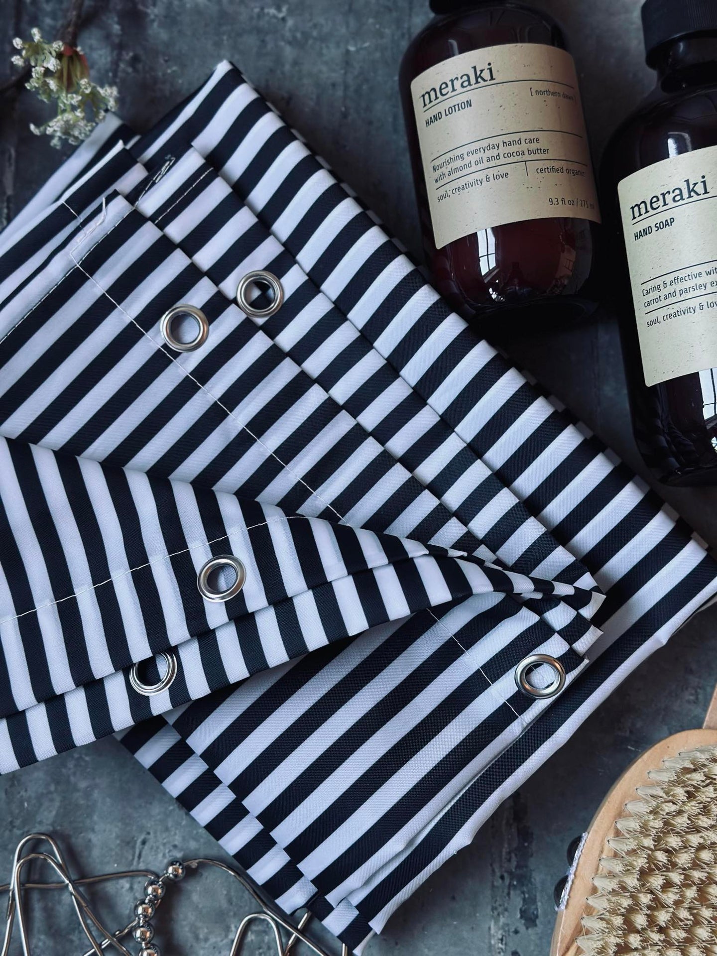 Duschdraperi - Svart rand