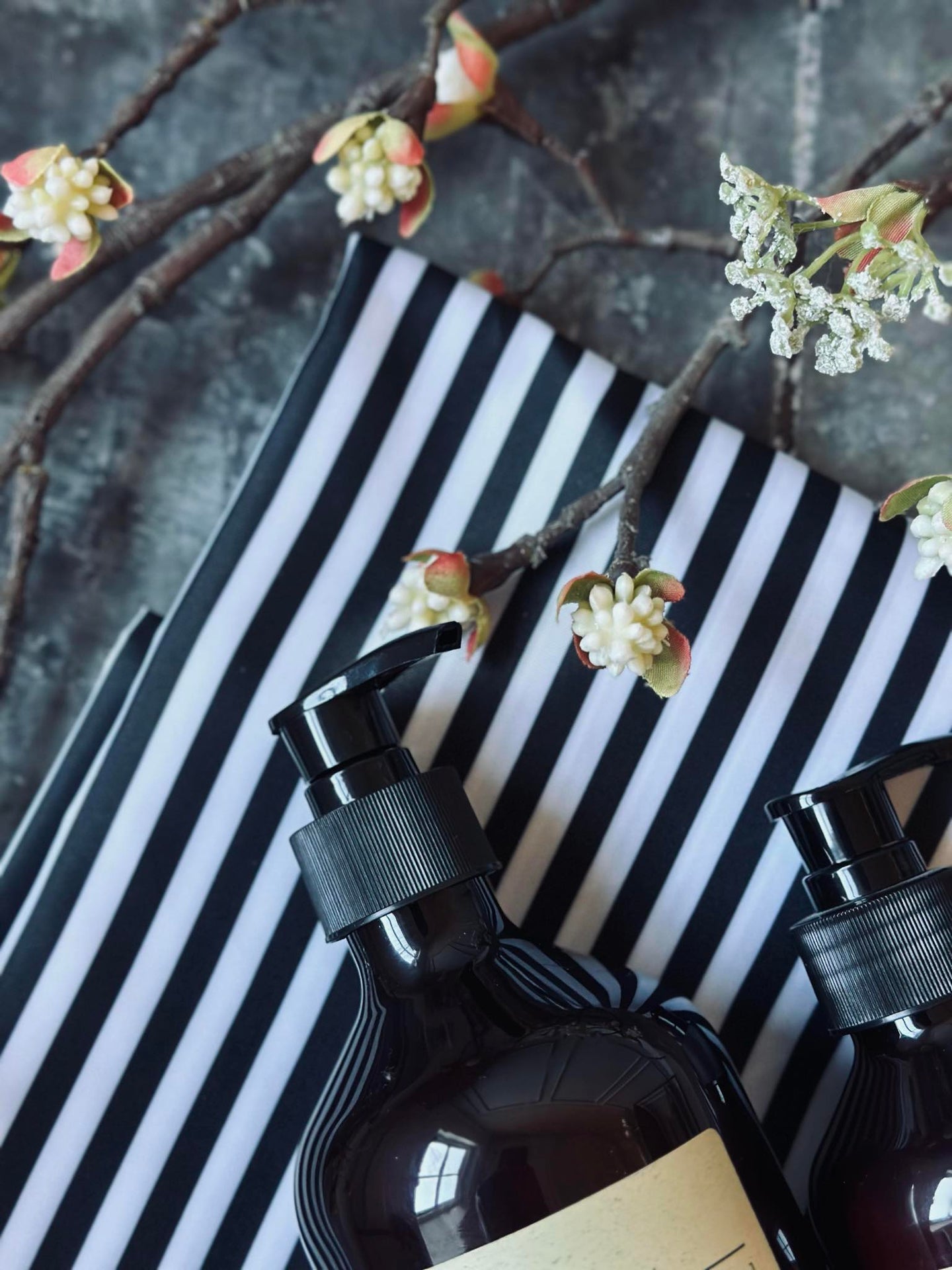 Duschdraperi - Svart rand