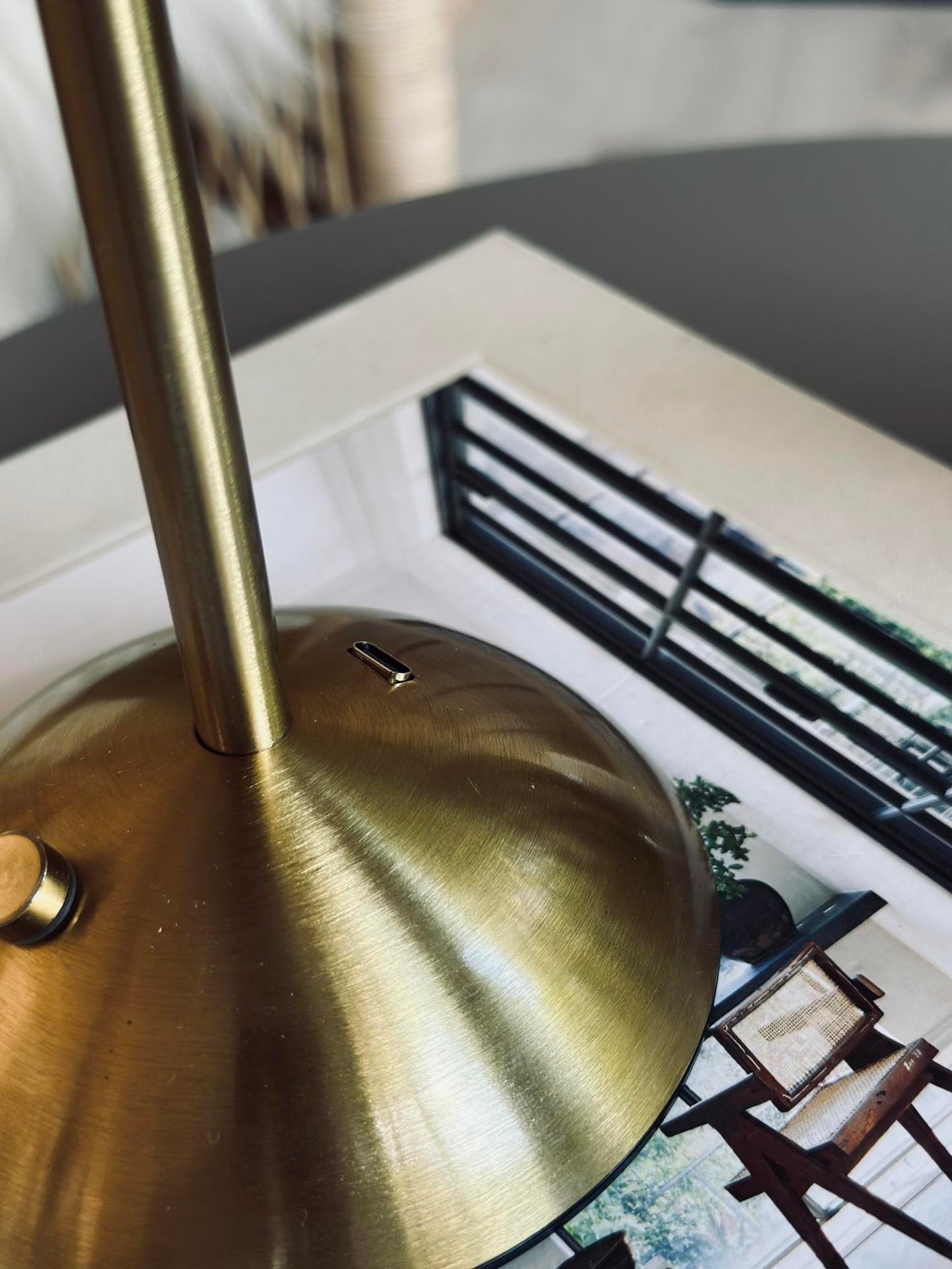 LED bordslampa Plisse´ beige - uppladdningsbar