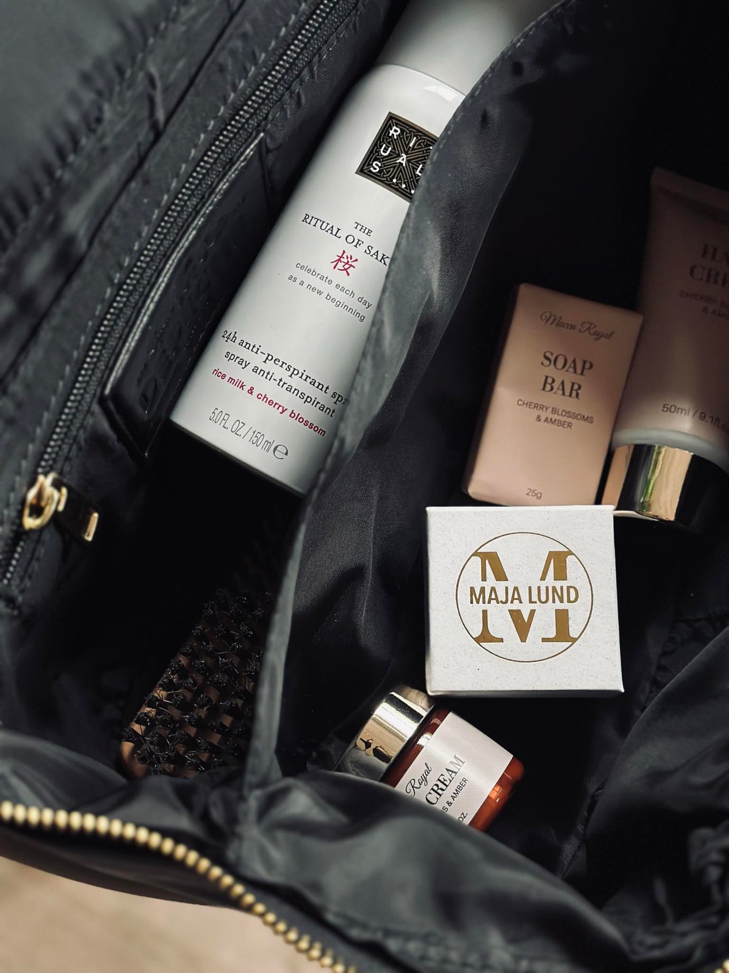 Klassisk necessär - Svart / guld