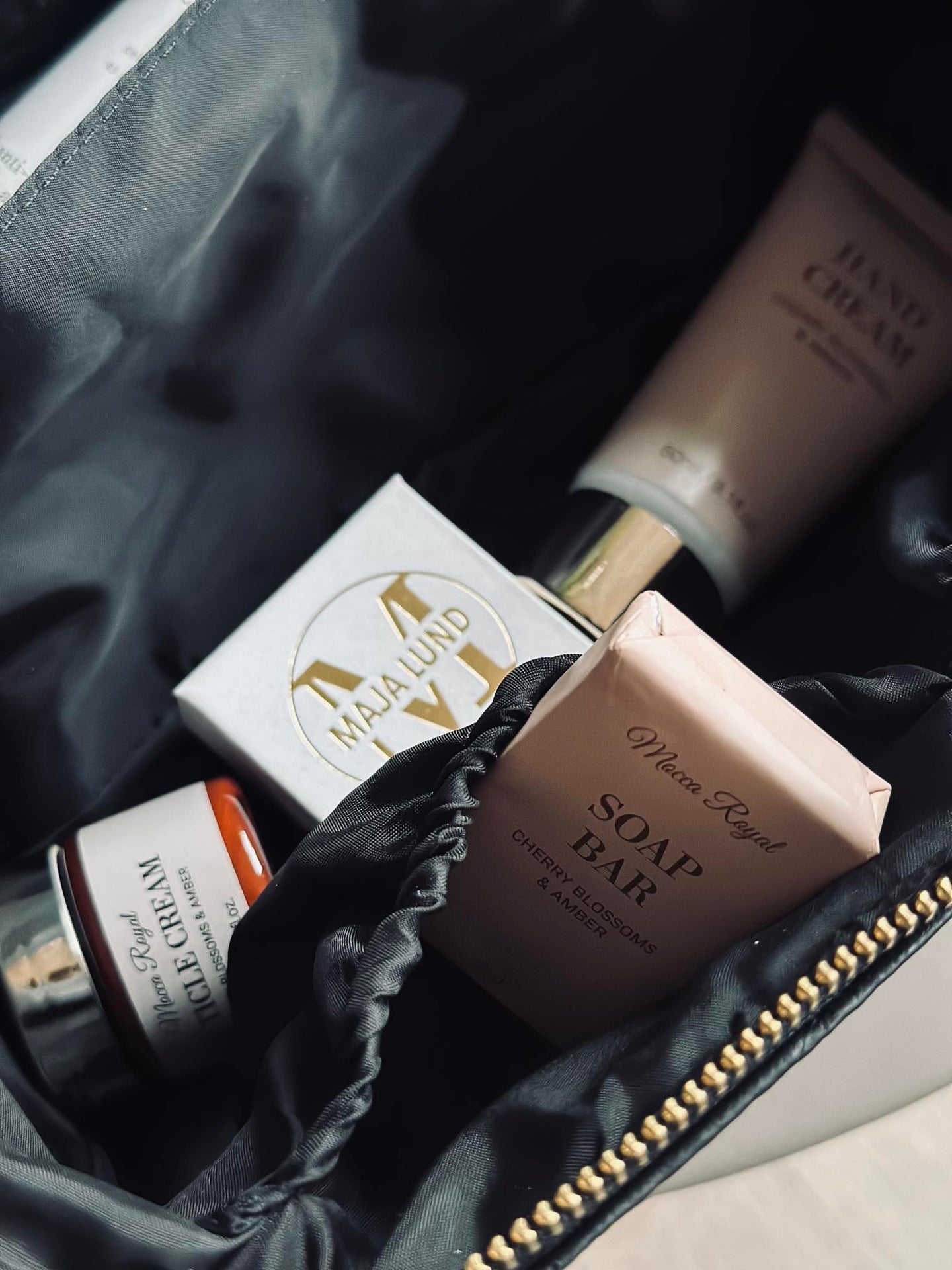 Klassisk necessär - Svart / guld