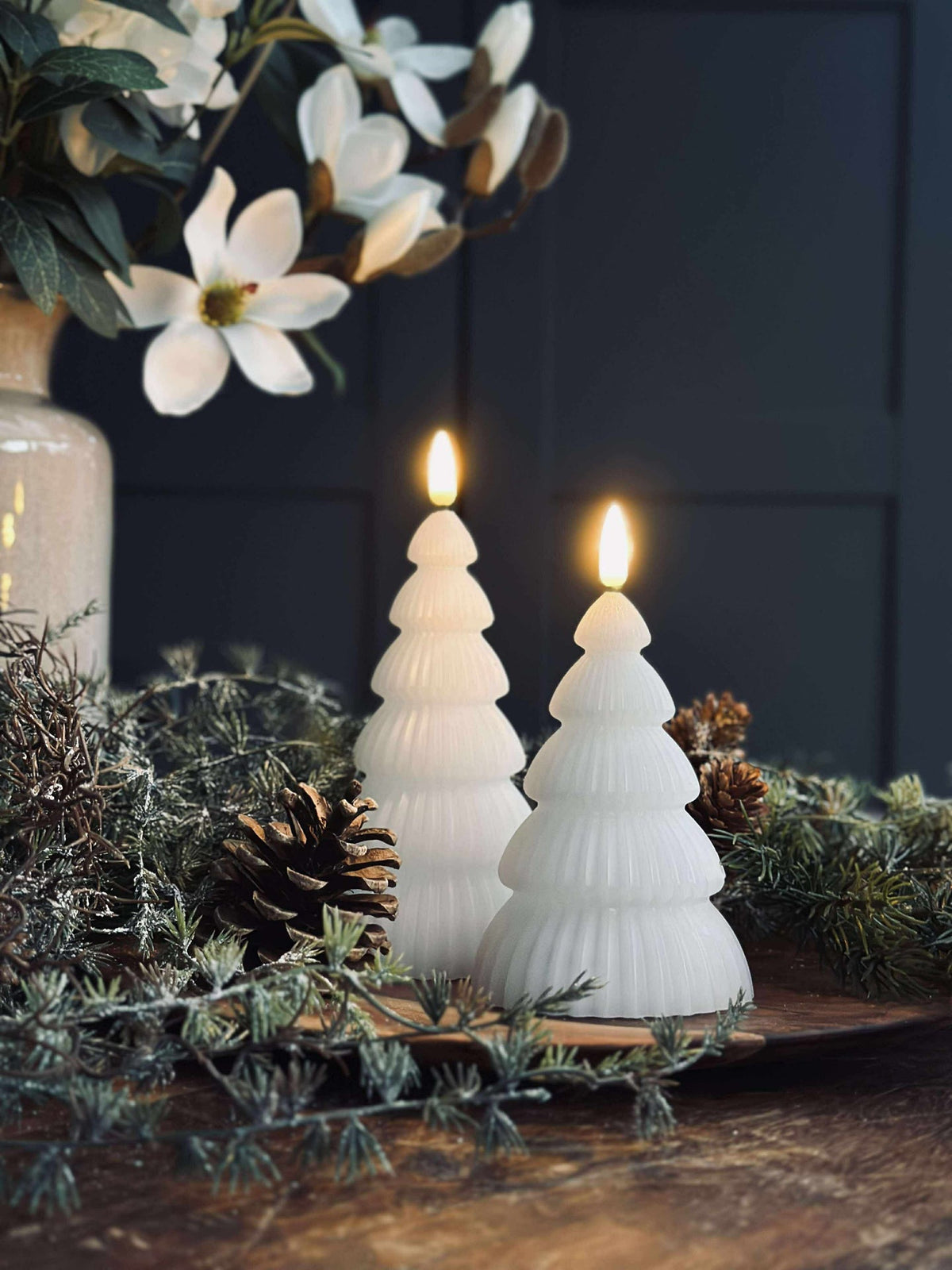 Julgran med LED-ljus - Set med 2 st. i vitt