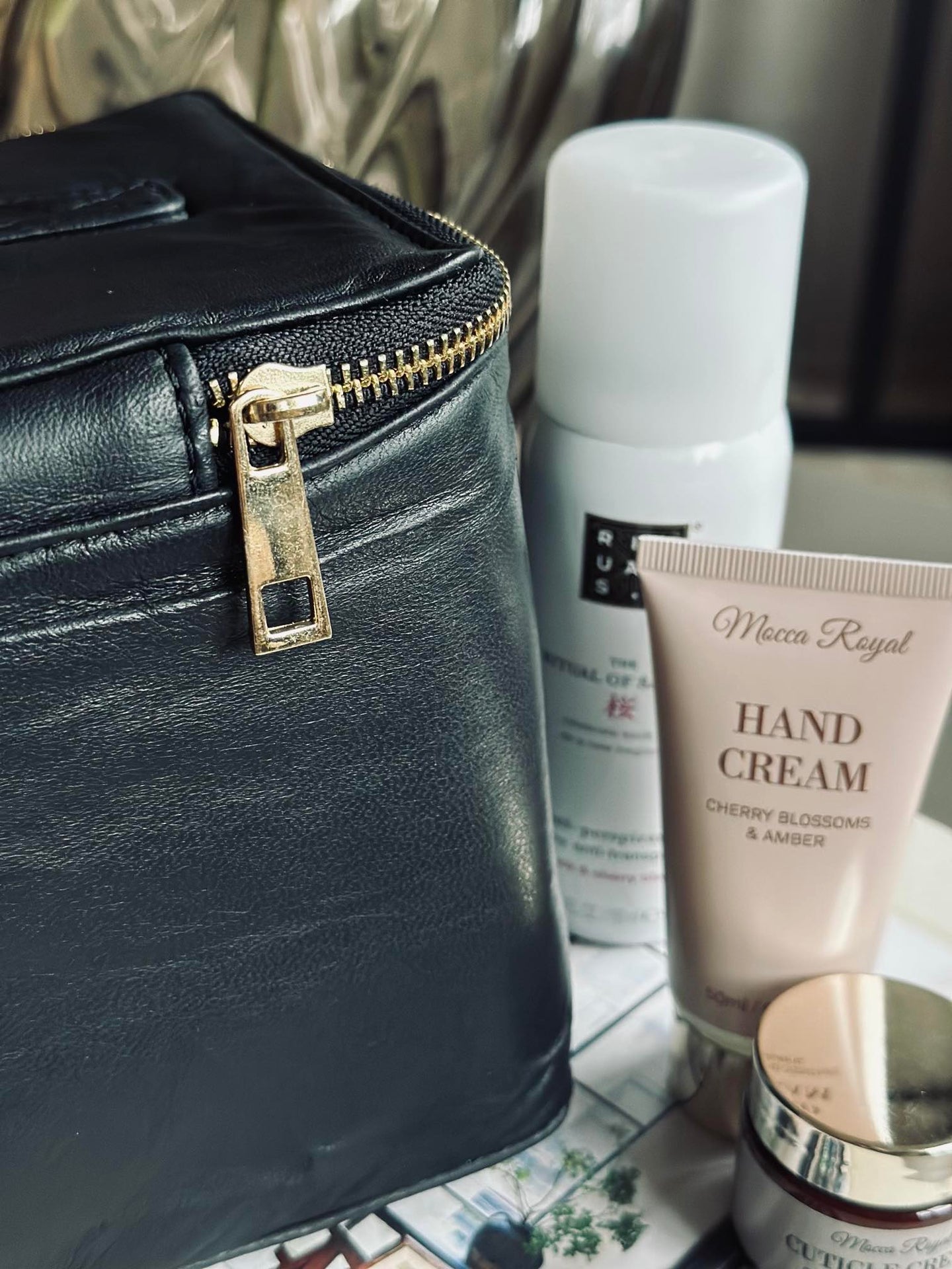 Klassisk necessär - Svart / guld