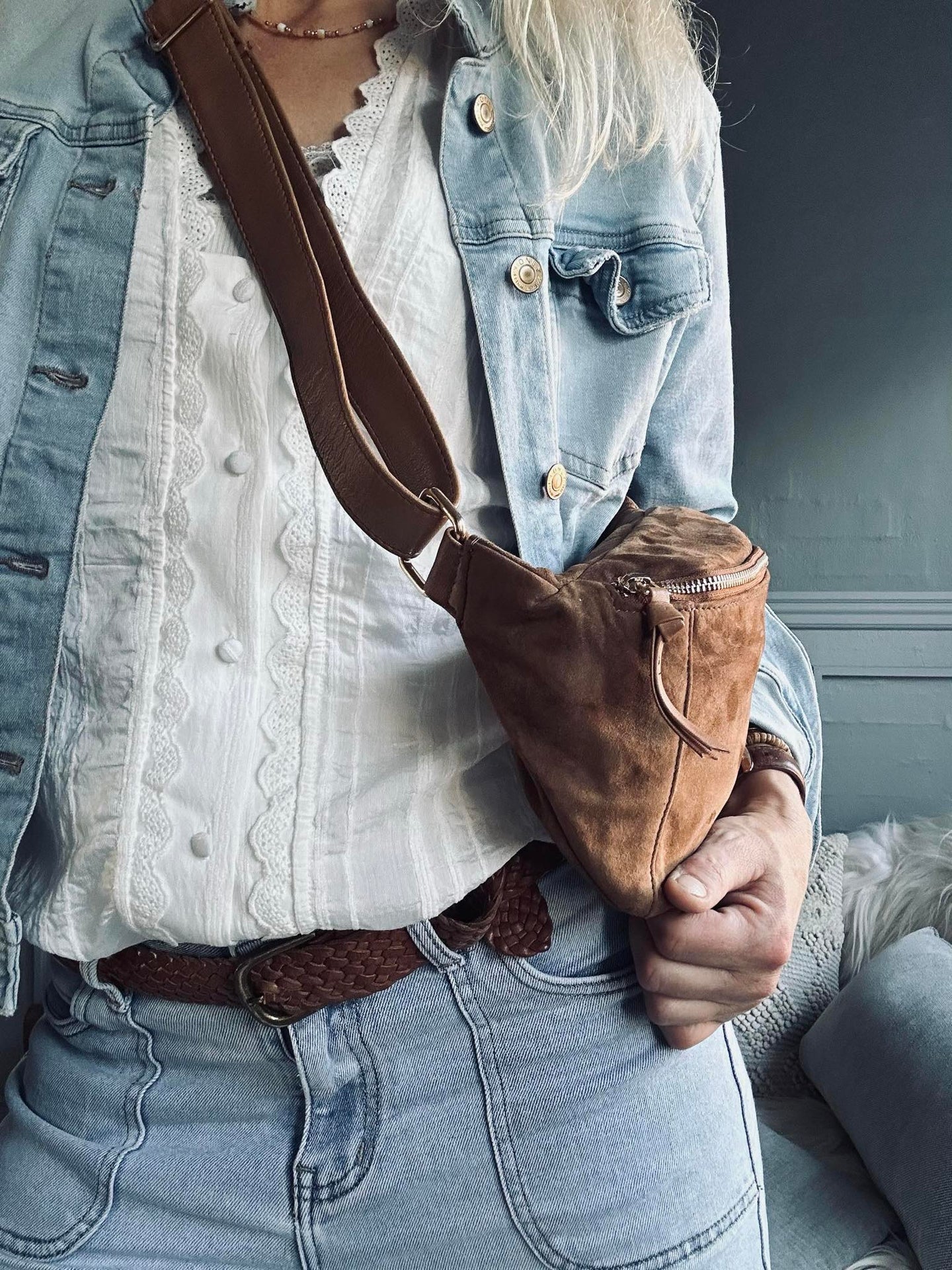 Midjeväska JUNE Mocka - Karamell