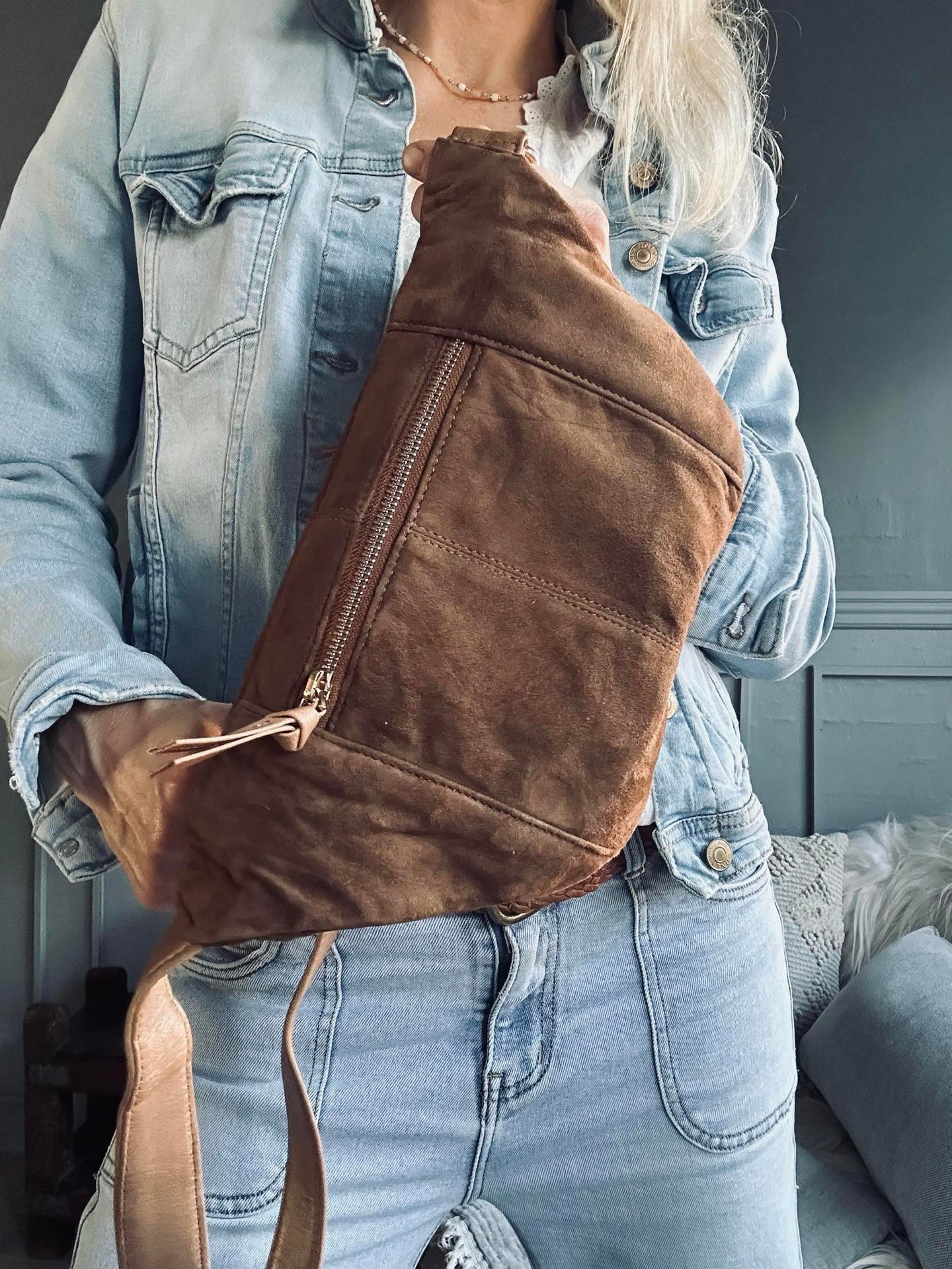 Midjeväska JUNE Mocka - Karamell