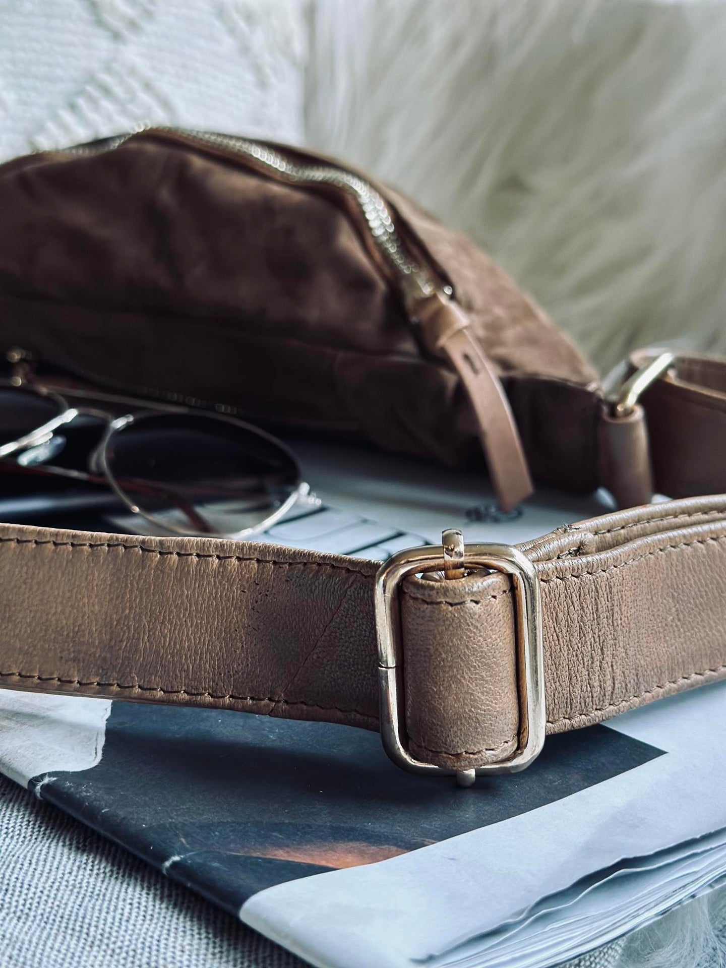 Midjeväska JUNE Mocka - Karamell