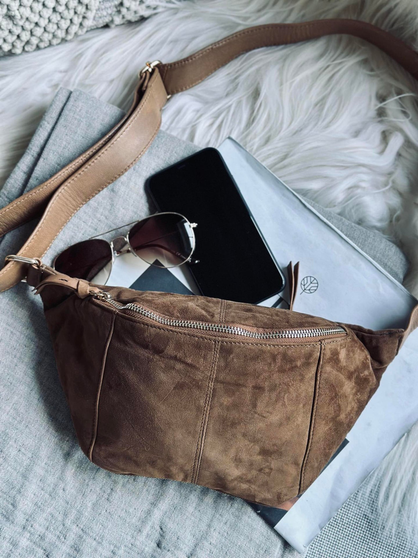 Midjeväska JUNE Mocka - Karamell