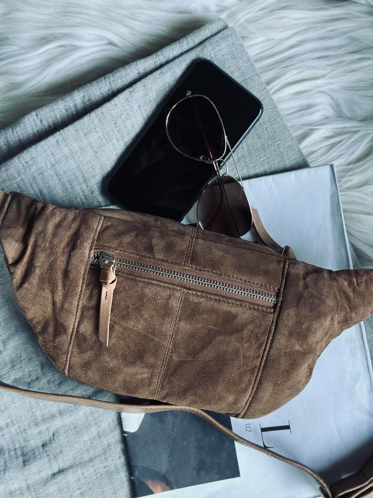 Midjeväska JUNE Mocka - Karamell