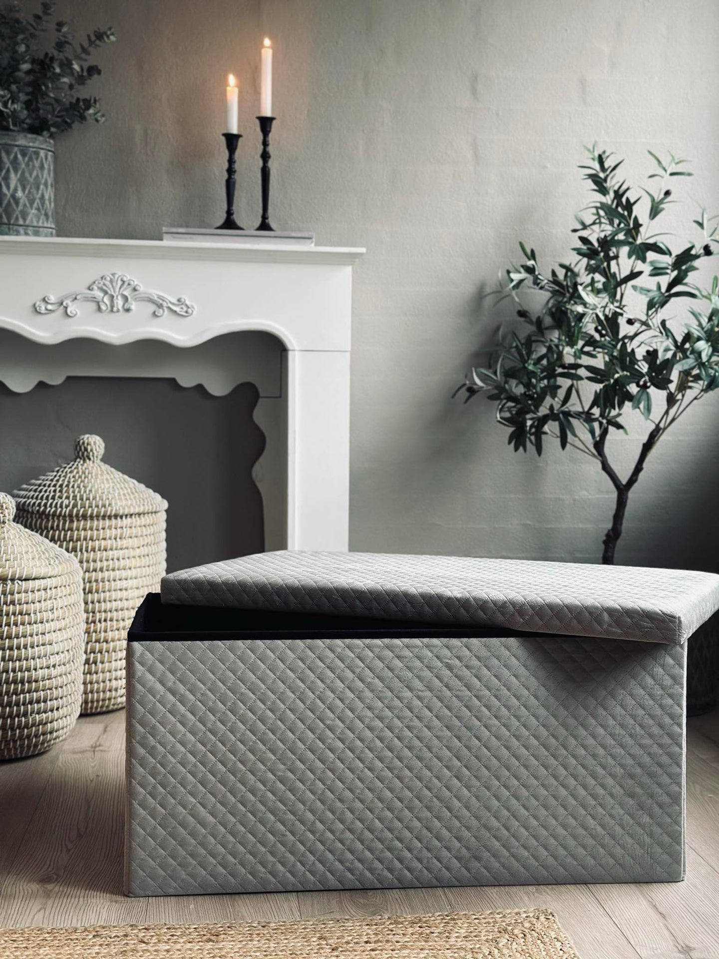 Förvaringsbänk med sittdyna