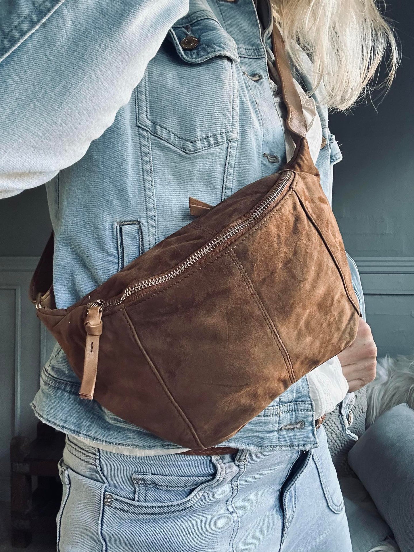 Midjeväska JUNE Mocka - Karamell