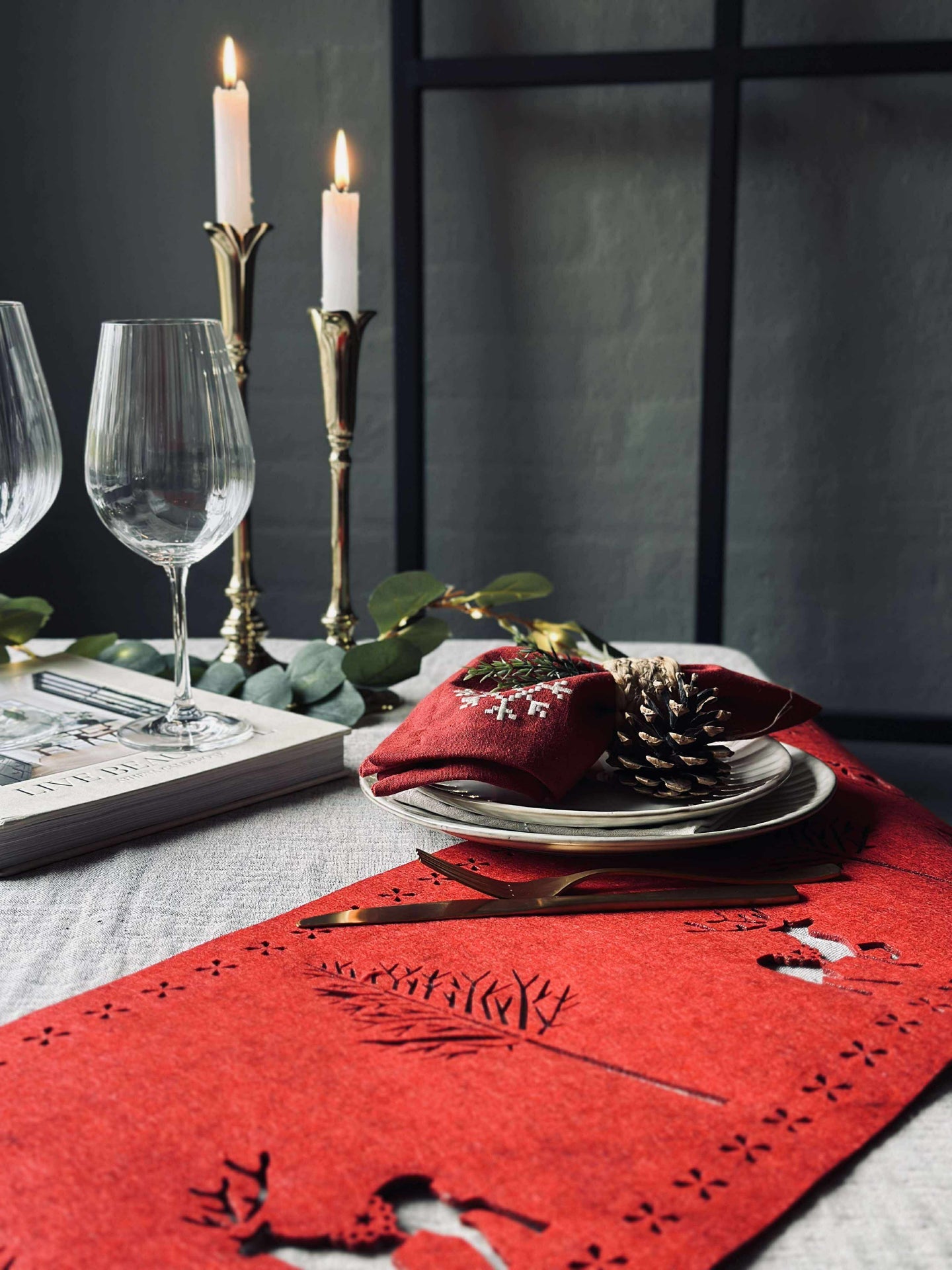 Julbordslöpare - 30x120 cm - Röd filt