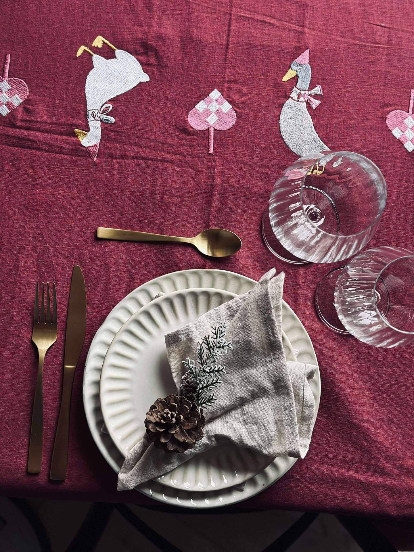 Julduk 140x240 - Broderi med änder