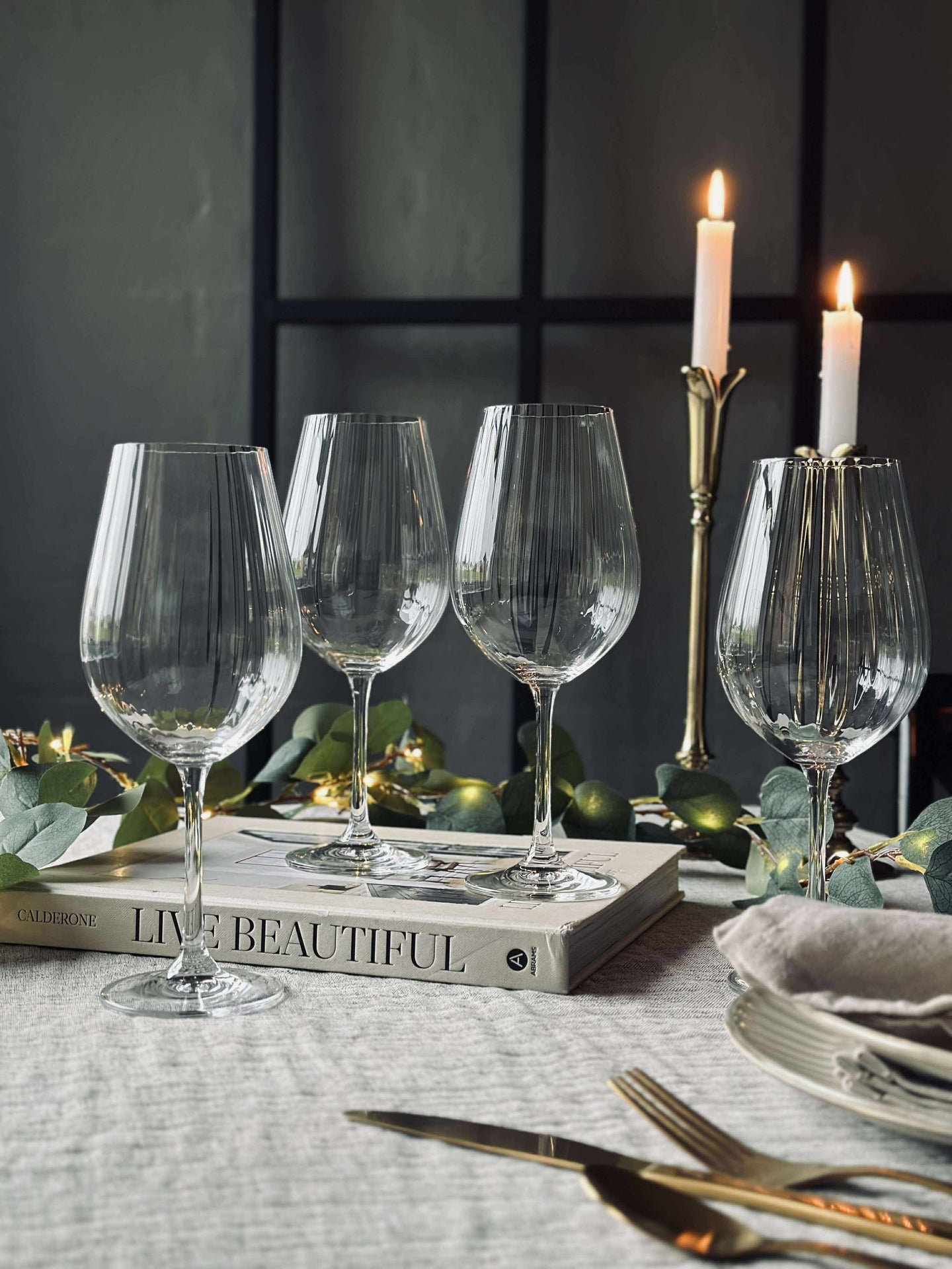 Vinglas för vitt vin CRYSTAL - Set om 4 st.