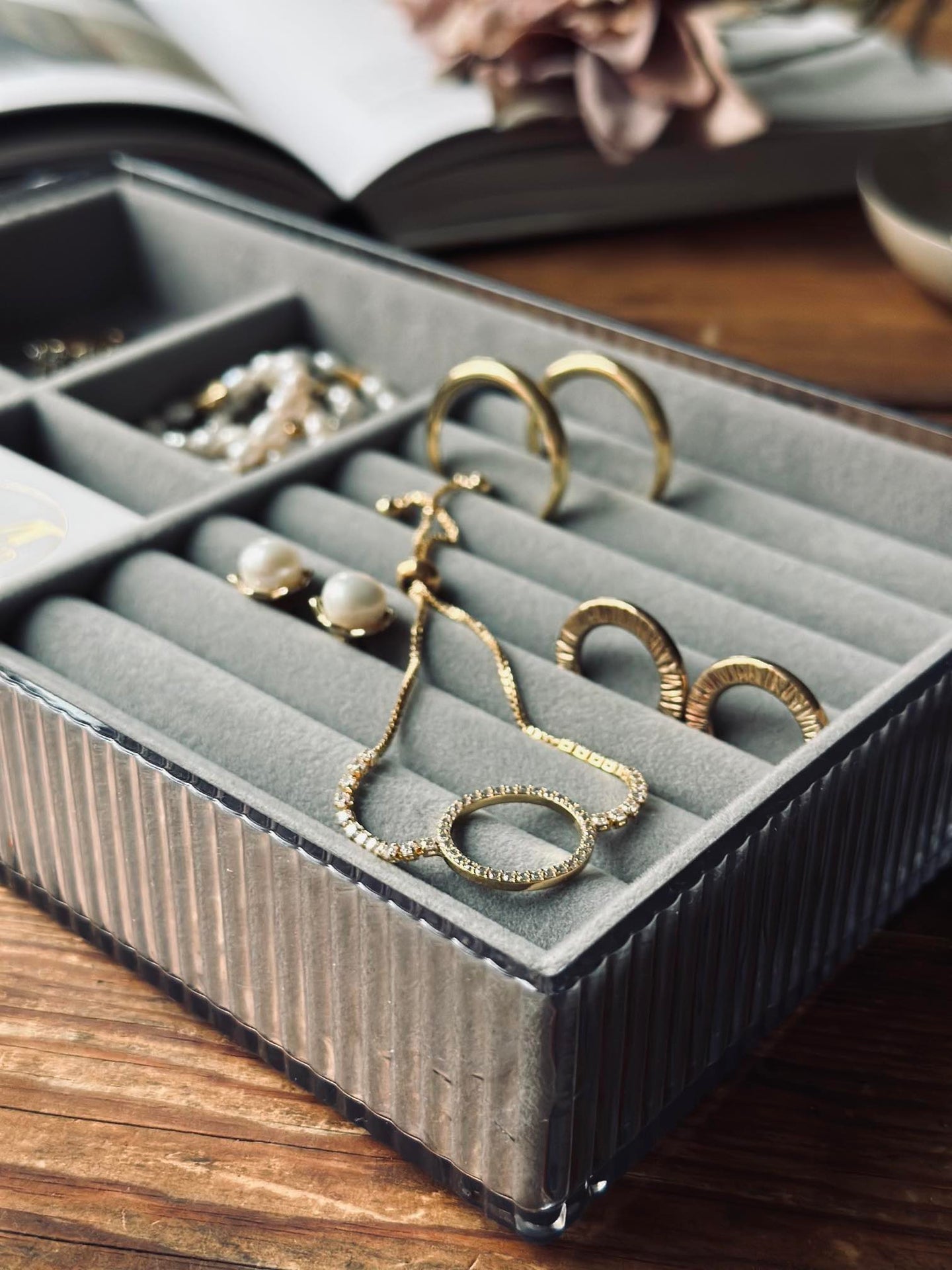 Smyckesförvaring med lock