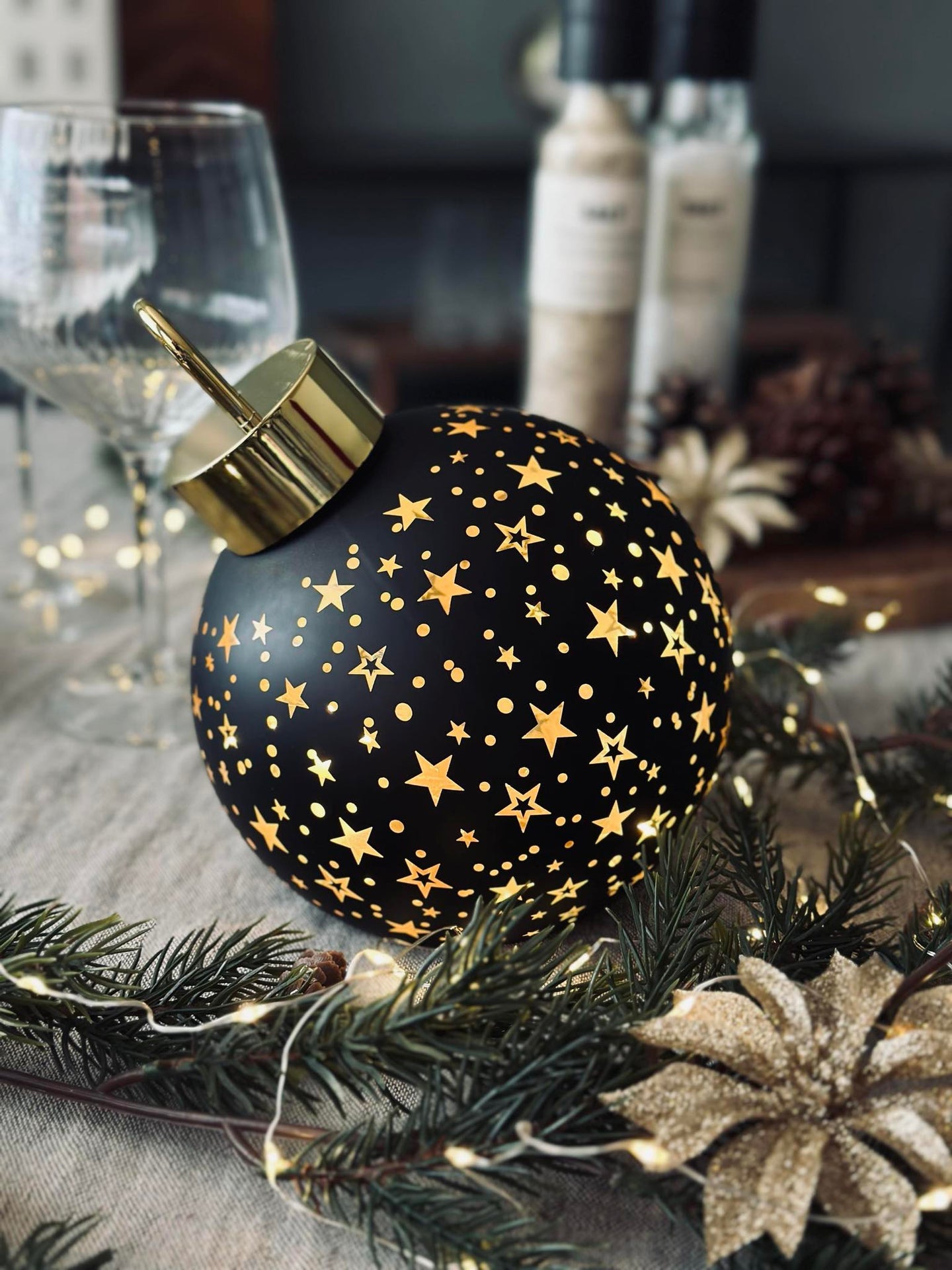 Julkula med LED-ljus - Black