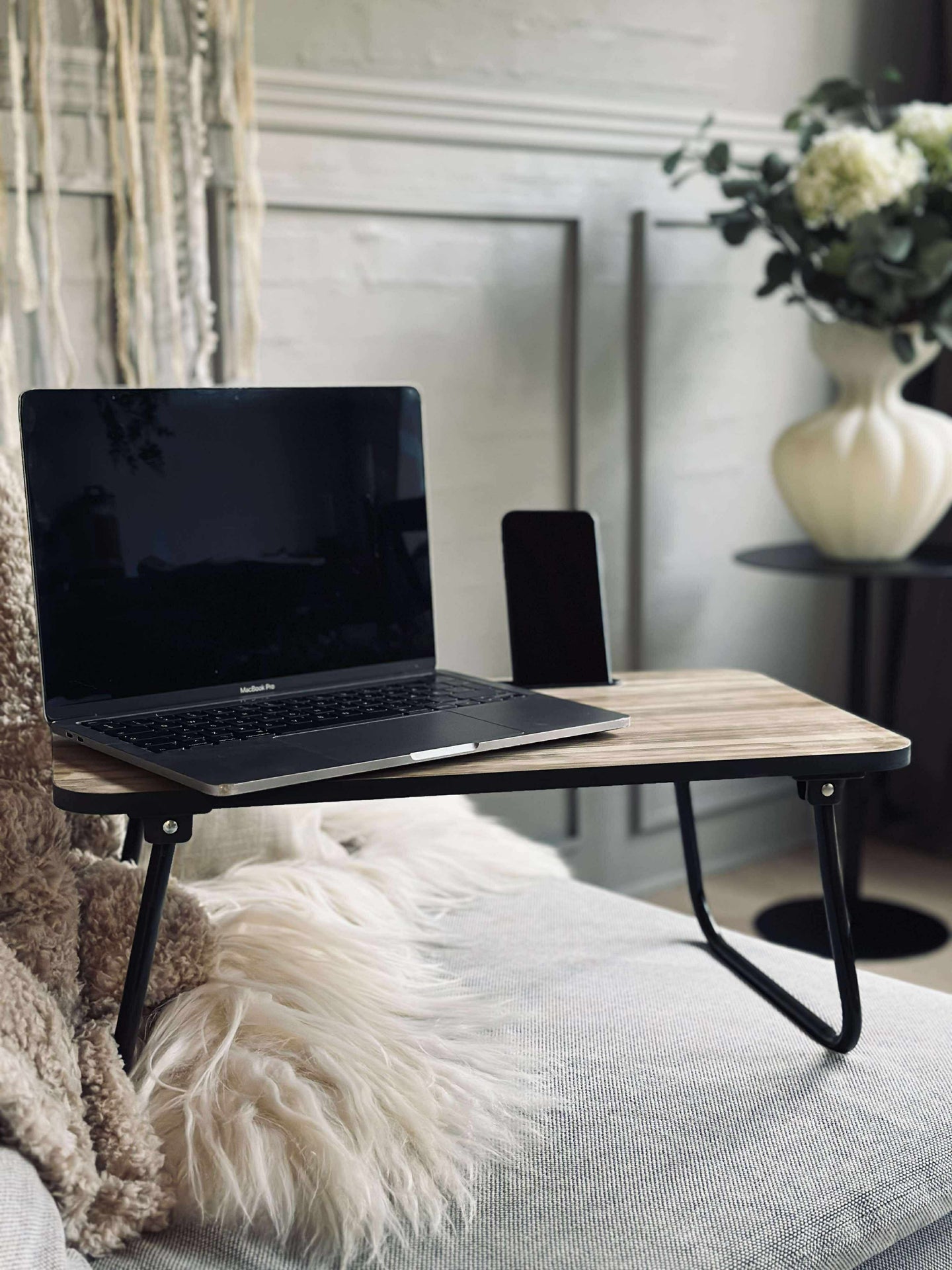 Brickbord med hållare för iPad / telefon