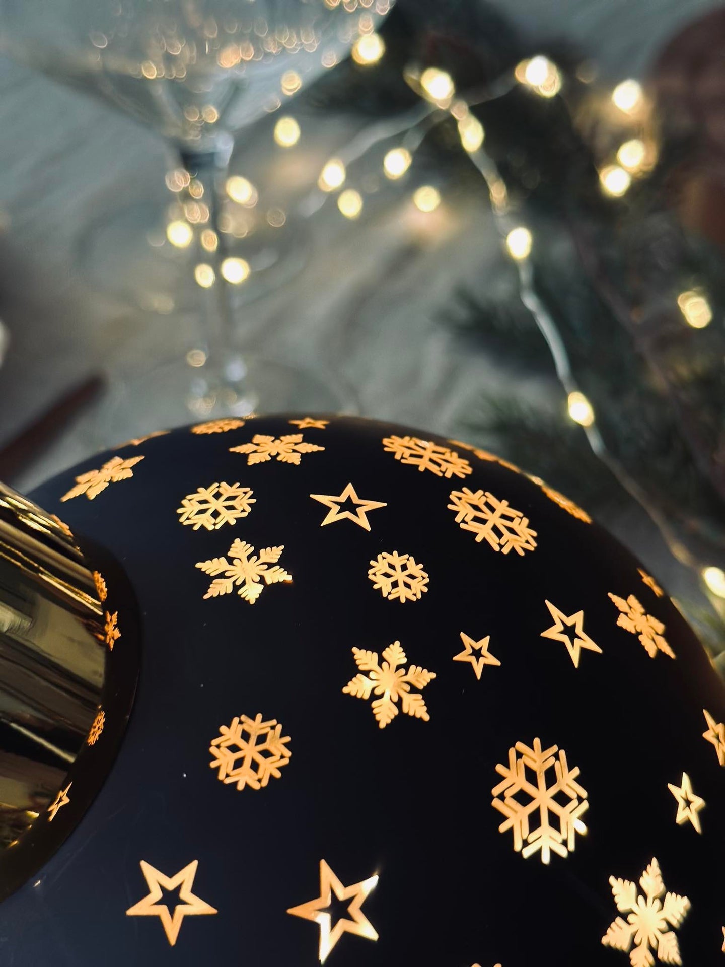 Julkula med LED-ljus - Black