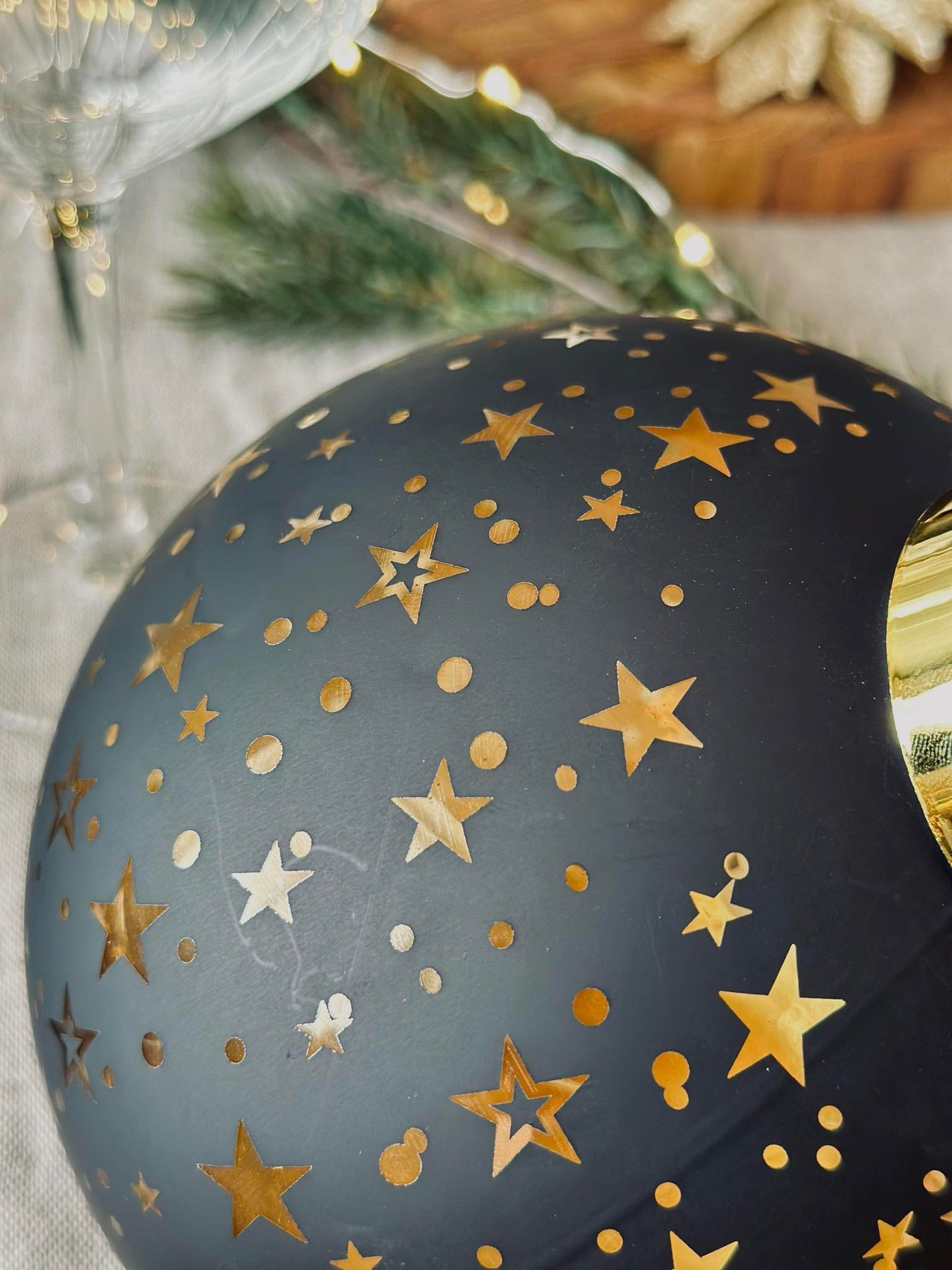 Julkula med LED-ljus - Black