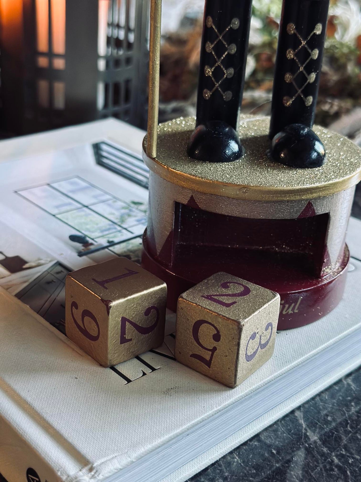 Nötknäppare med datum