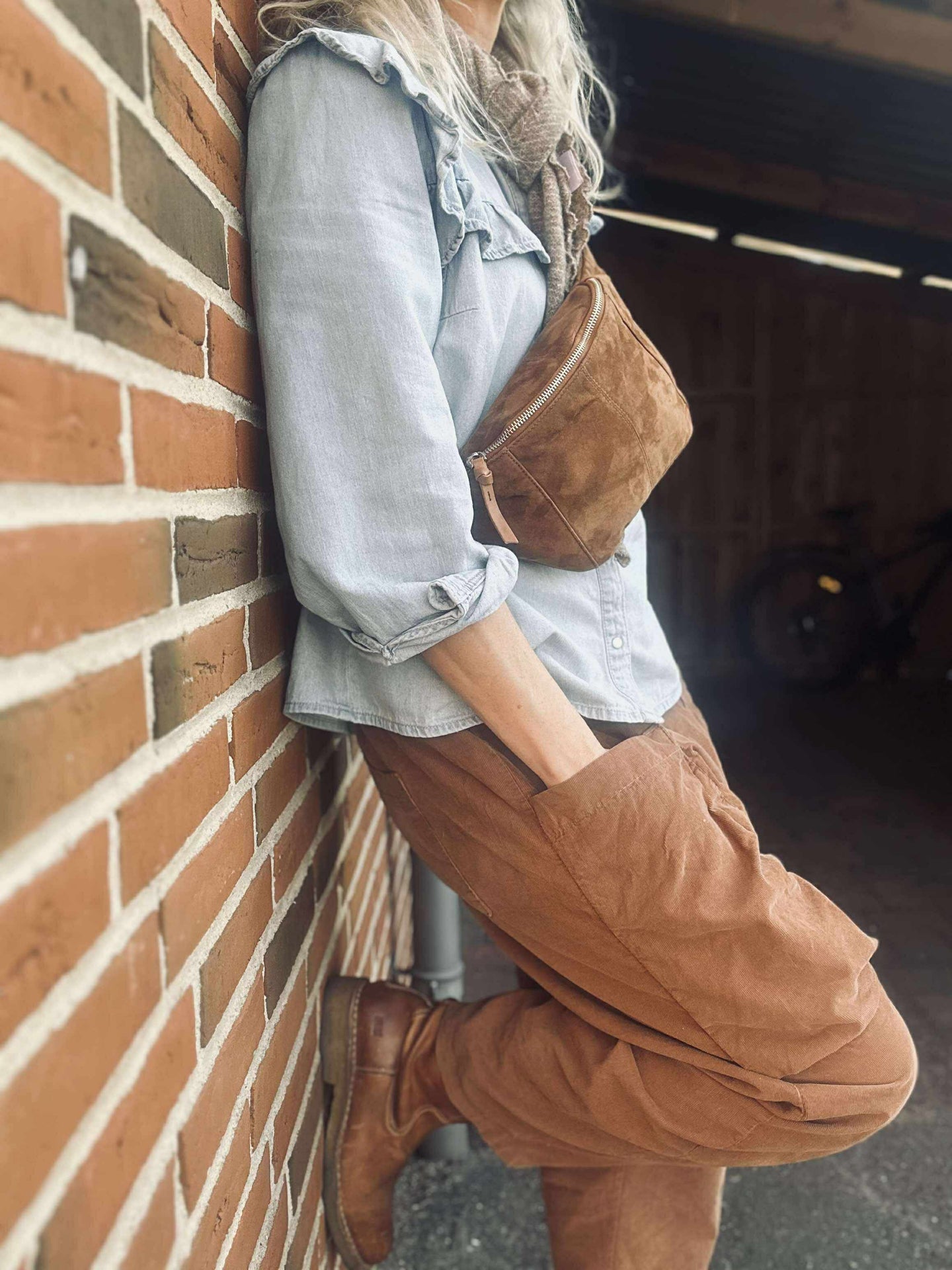 Midjeväska JUNE Mocka - Karamell