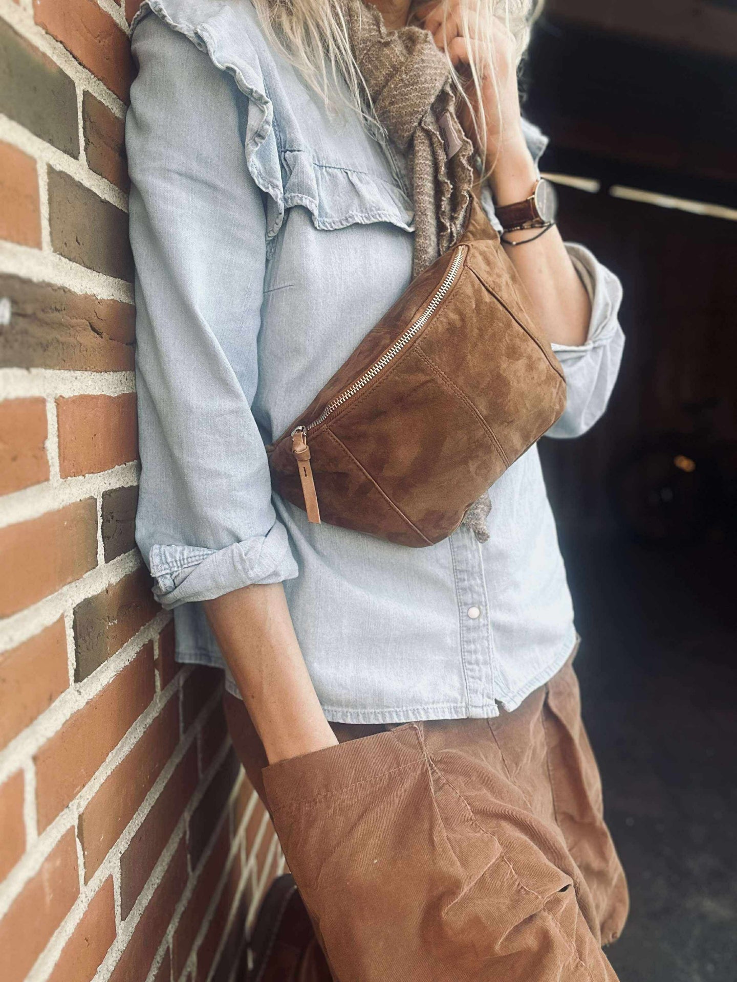 Midjeväska JUNE Mocka - Karamell