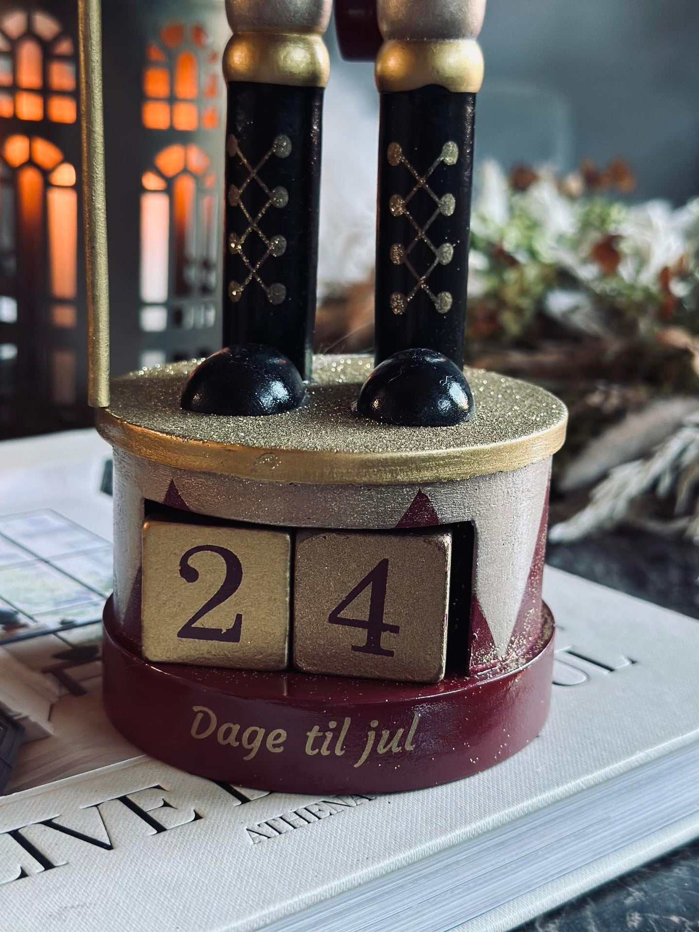 Nötknäppare med datum