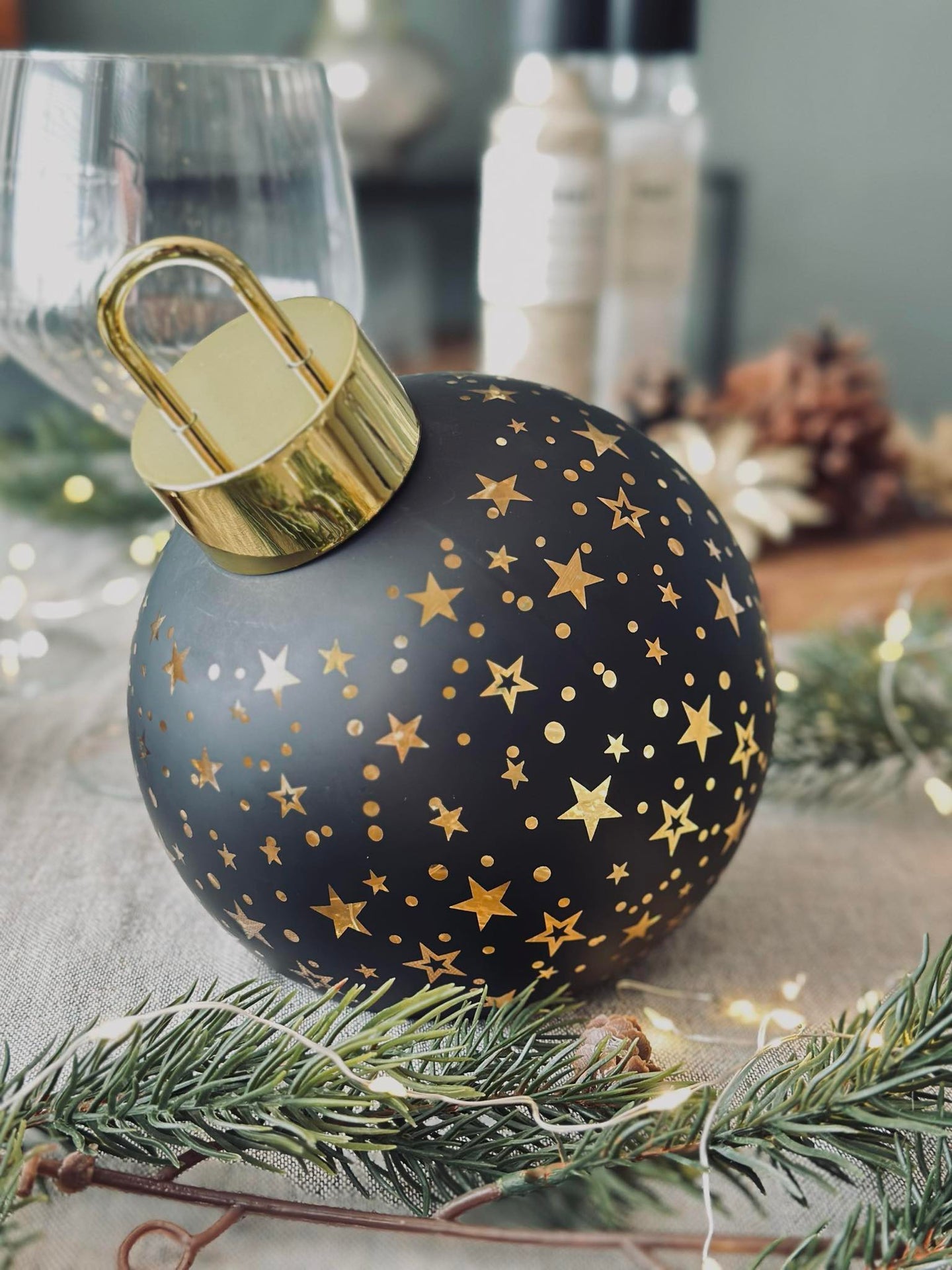 Julkula med LED-ljus - Black