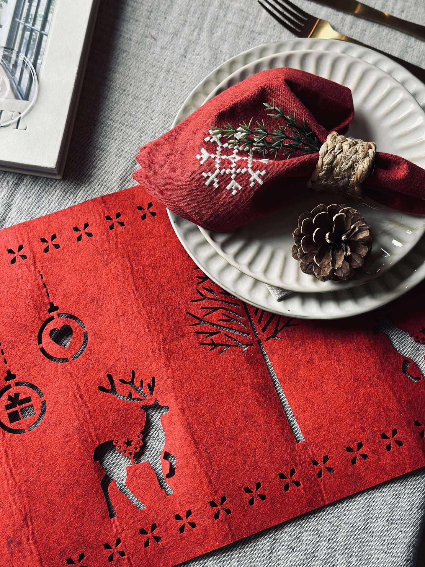 Julbordslöpare - 30x120 cm - Röd filt