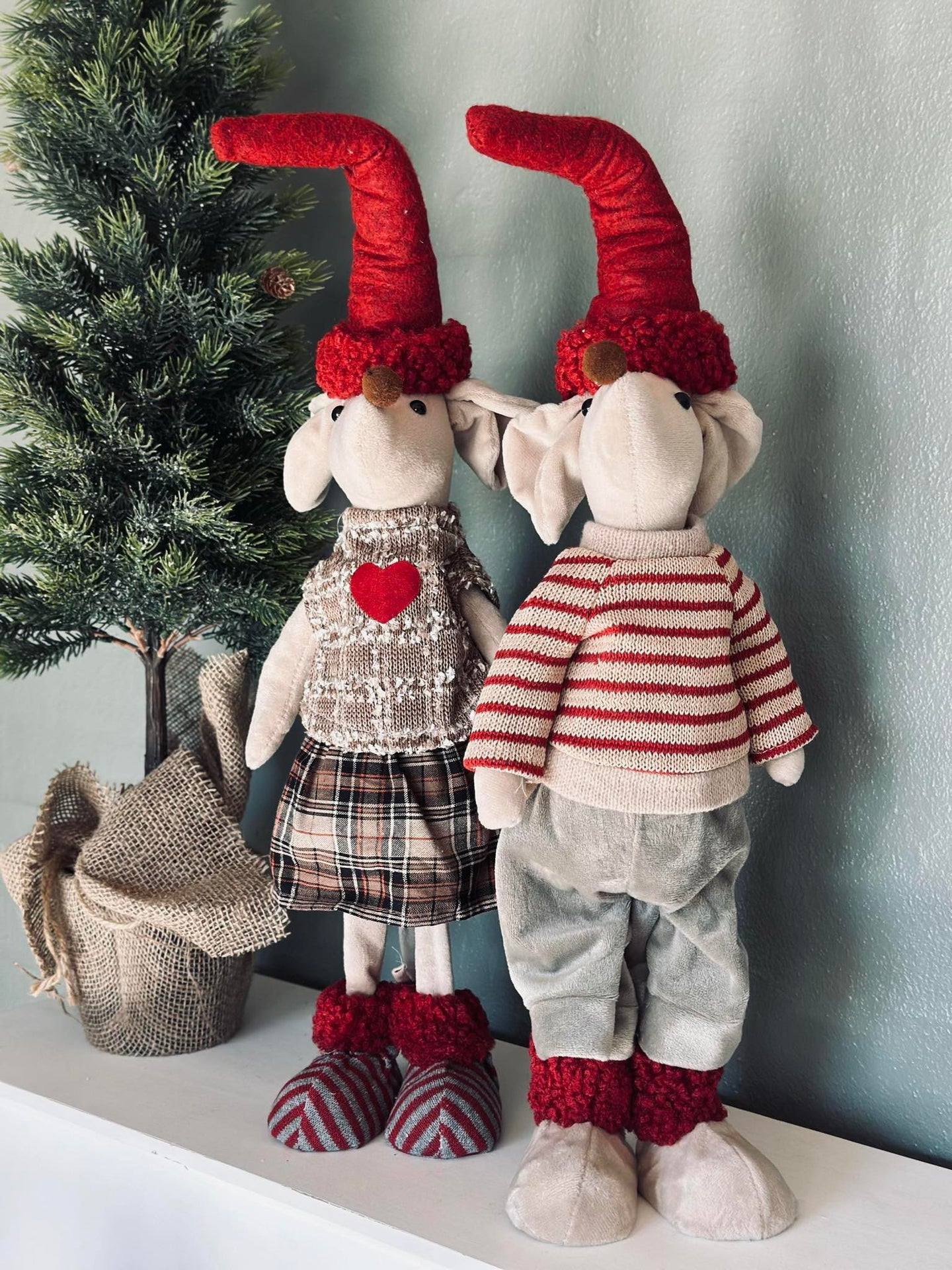 Nissetomtemus - Stående Flicka