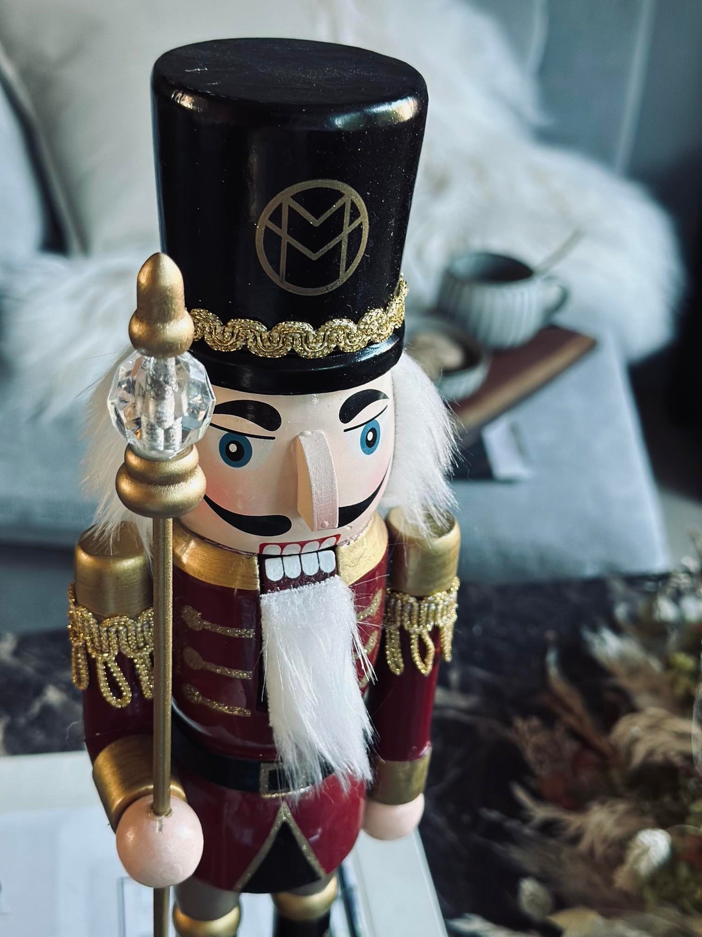 Nötknäppare med datum