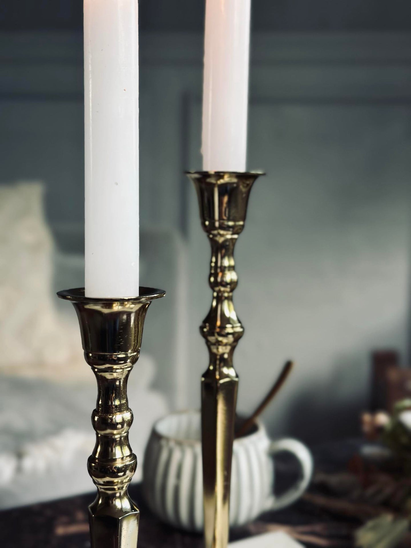 Ljusstake kantig aluminium guld