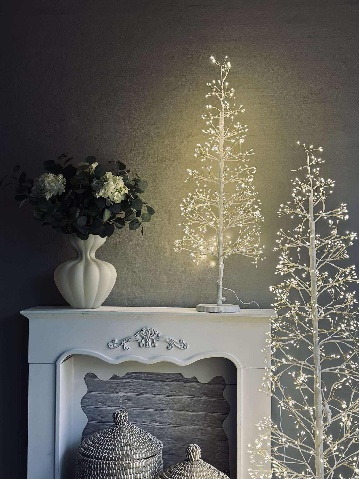 Julgran med 600 LED-ljus - Vit