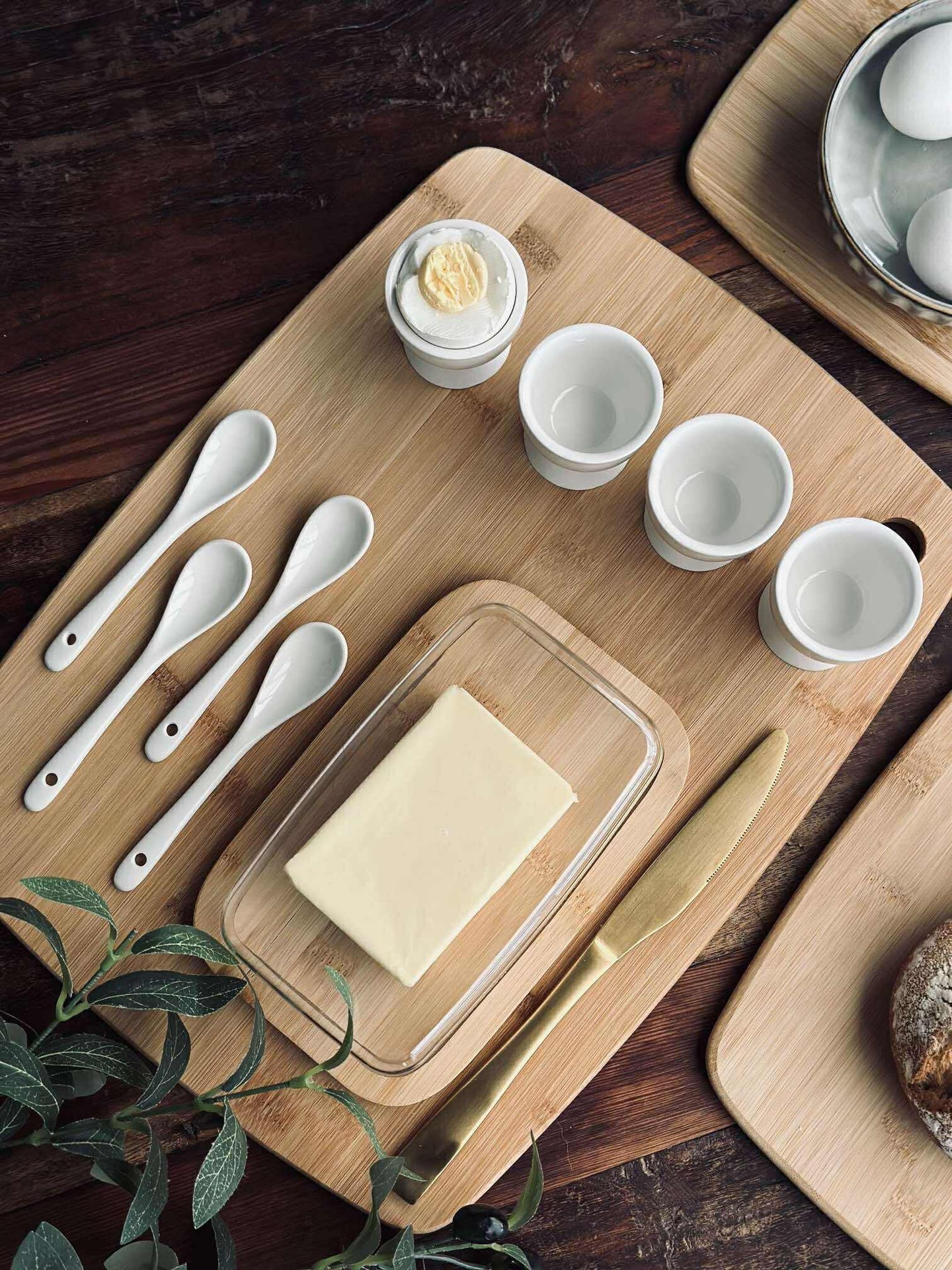 Äggkoppar i porslin - 8 st med skedar