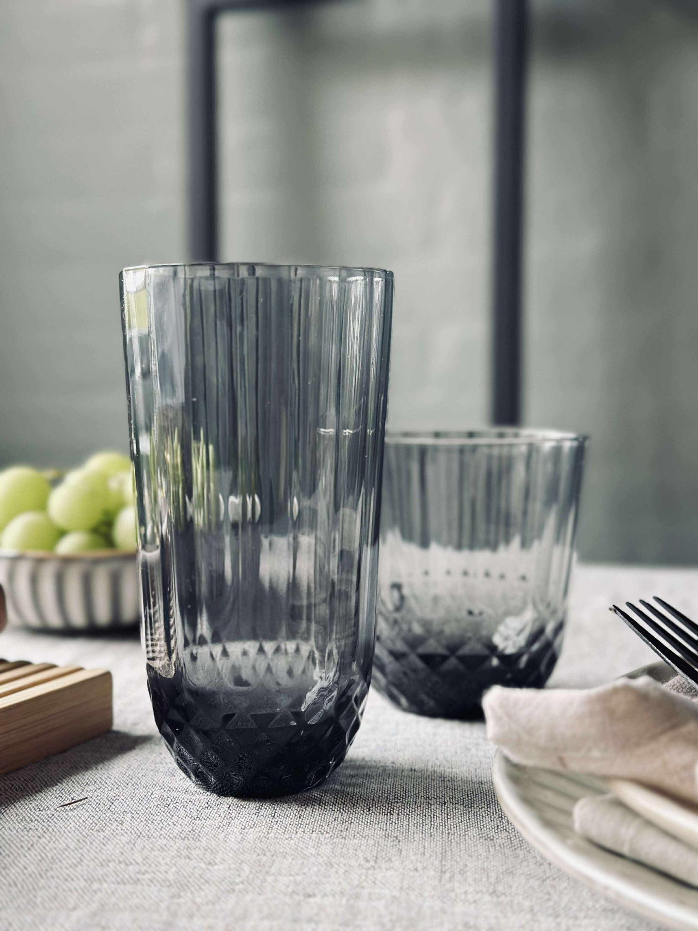 Vattenglas Sanna grå