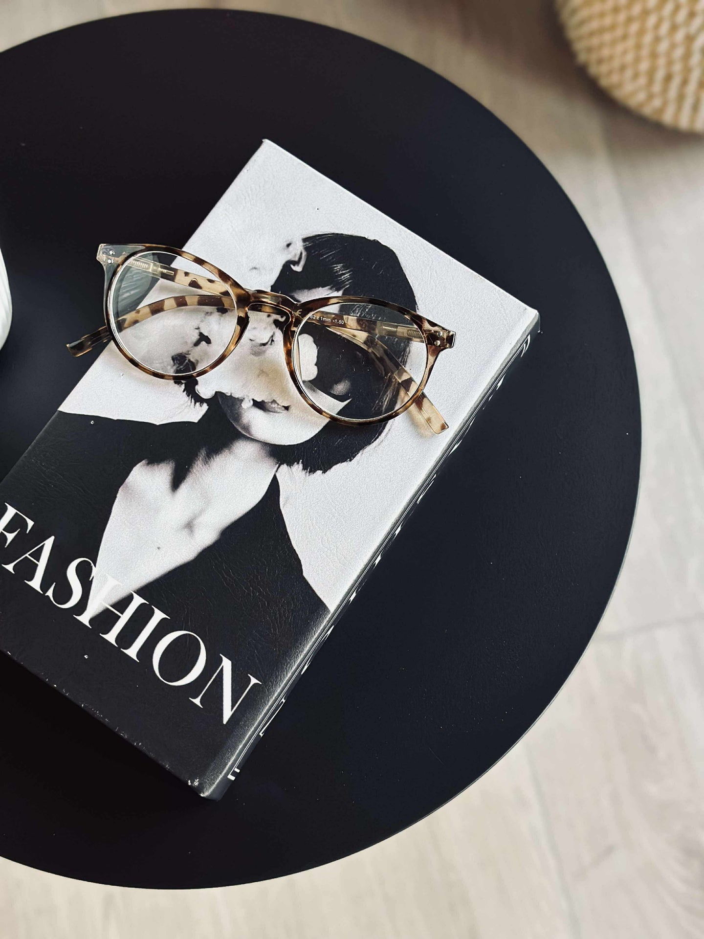 Sido bord - Svart metall