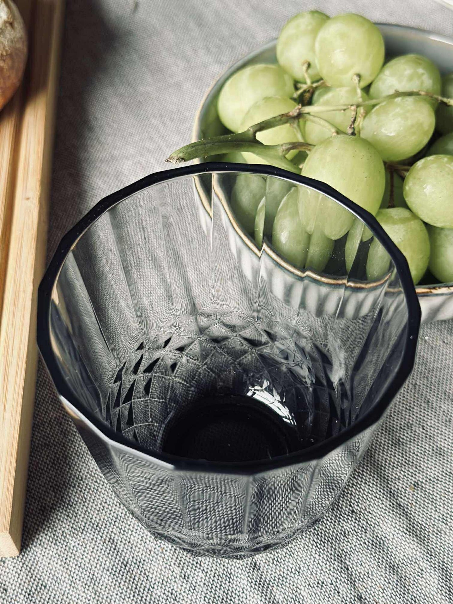 Vattenglas Sanna grå