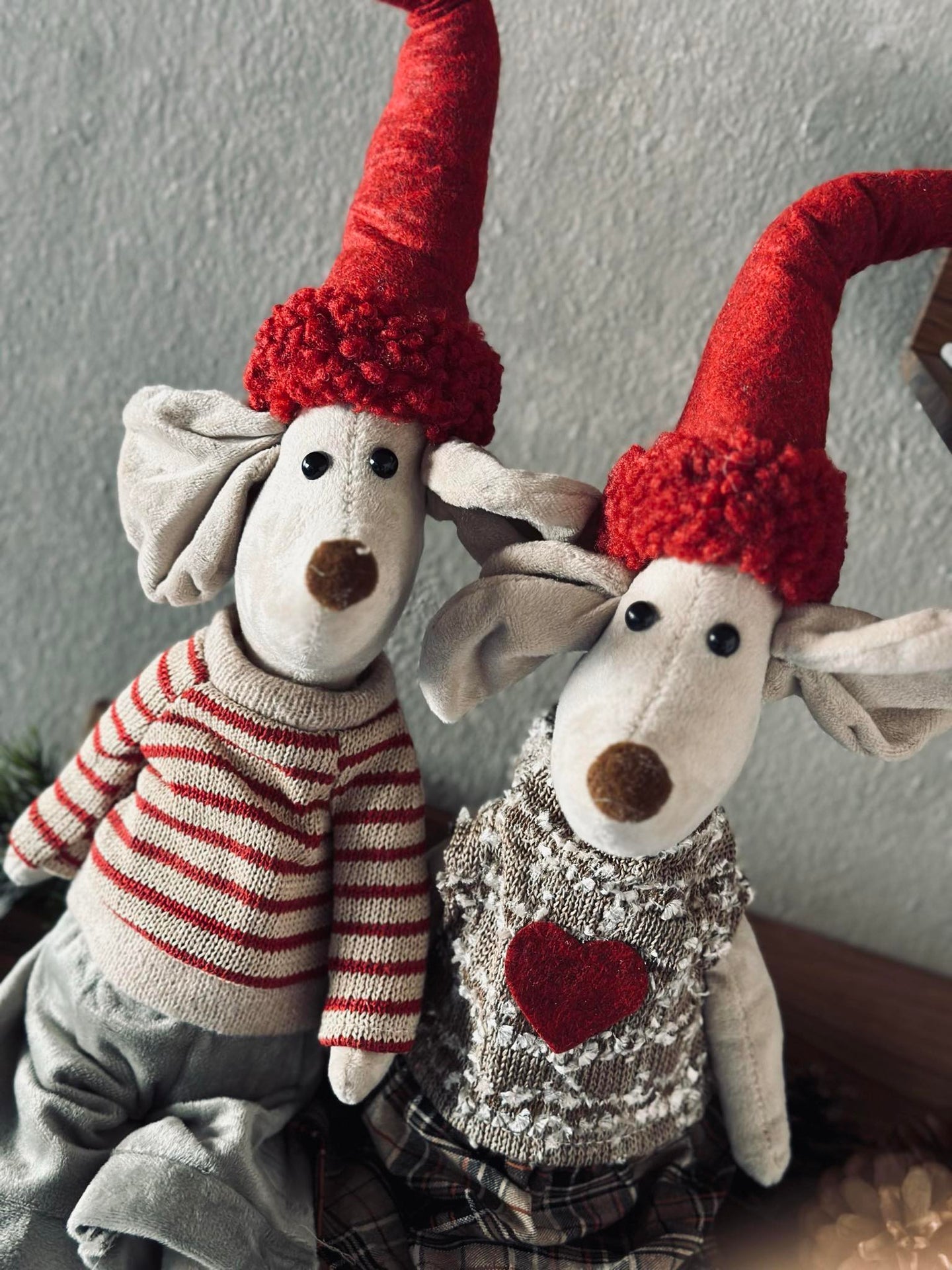 Nissetomte - Sittande Pojke