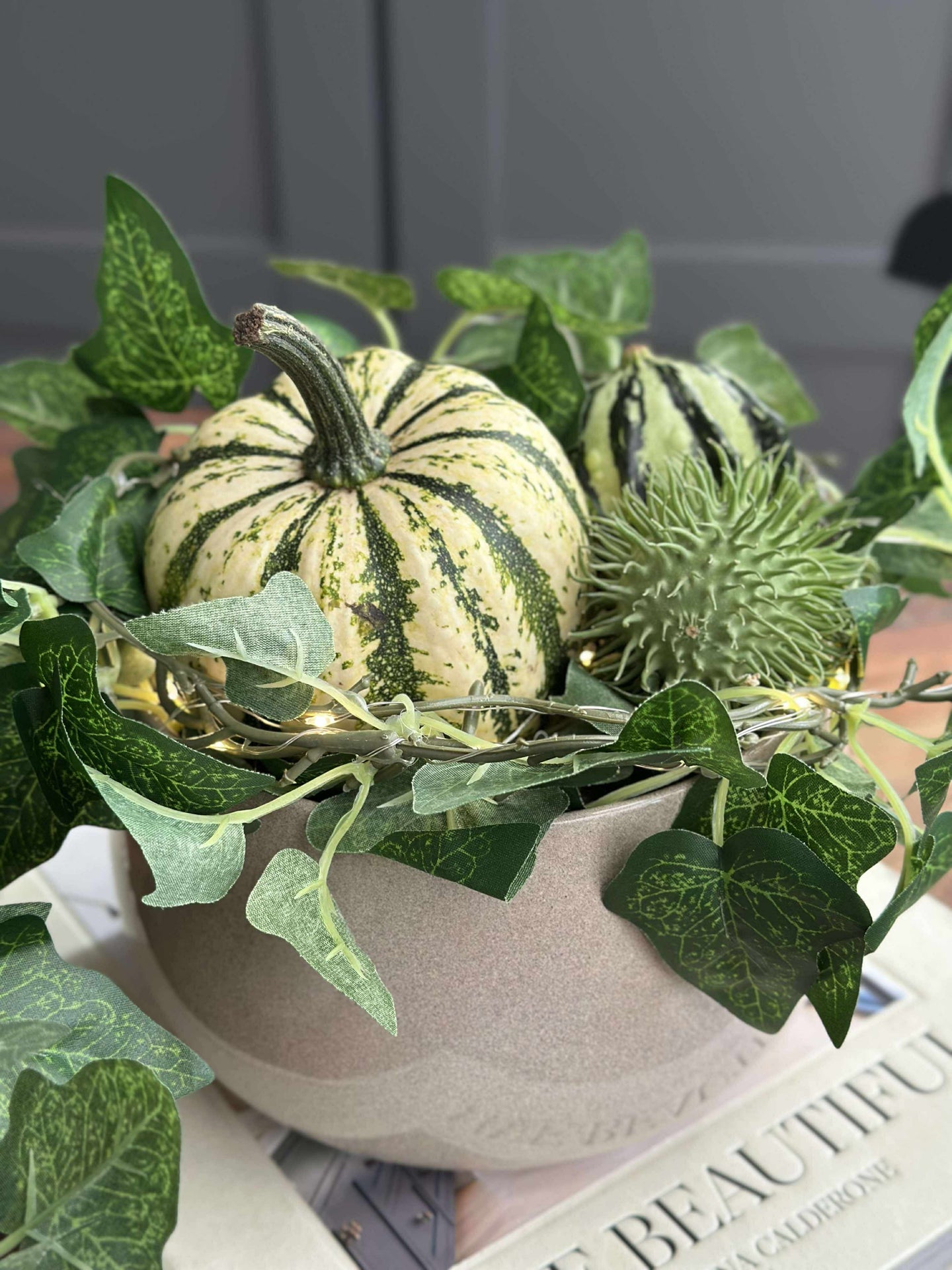 Ljusslinga med gröna murgrönablad - 290cm