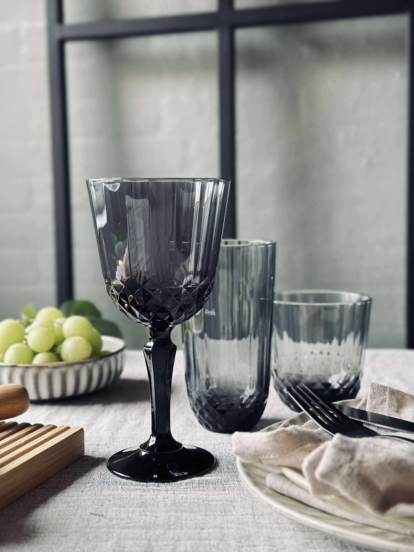 Vattenglas Sanna grå